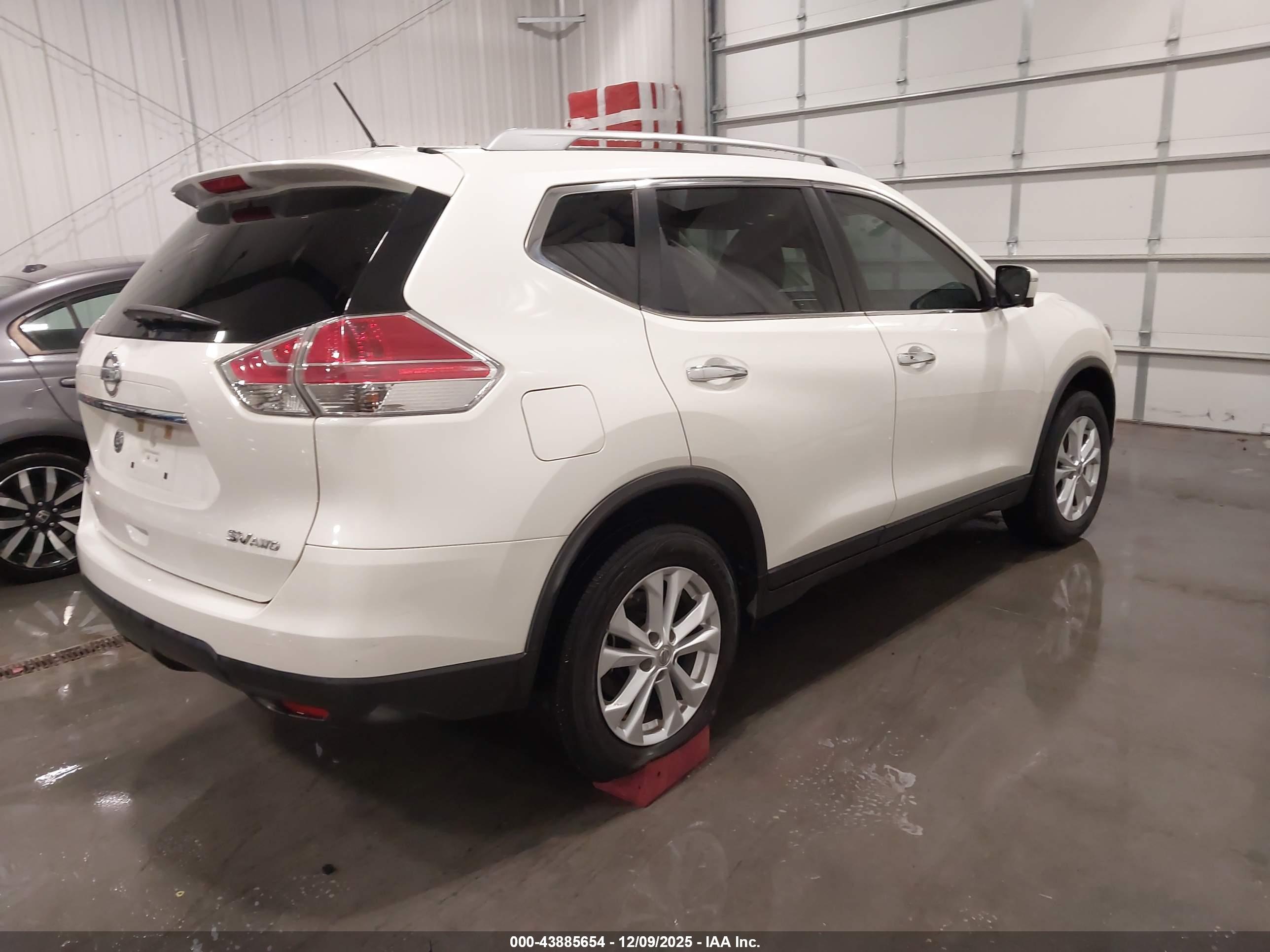 NISSAN ROGUE image 4