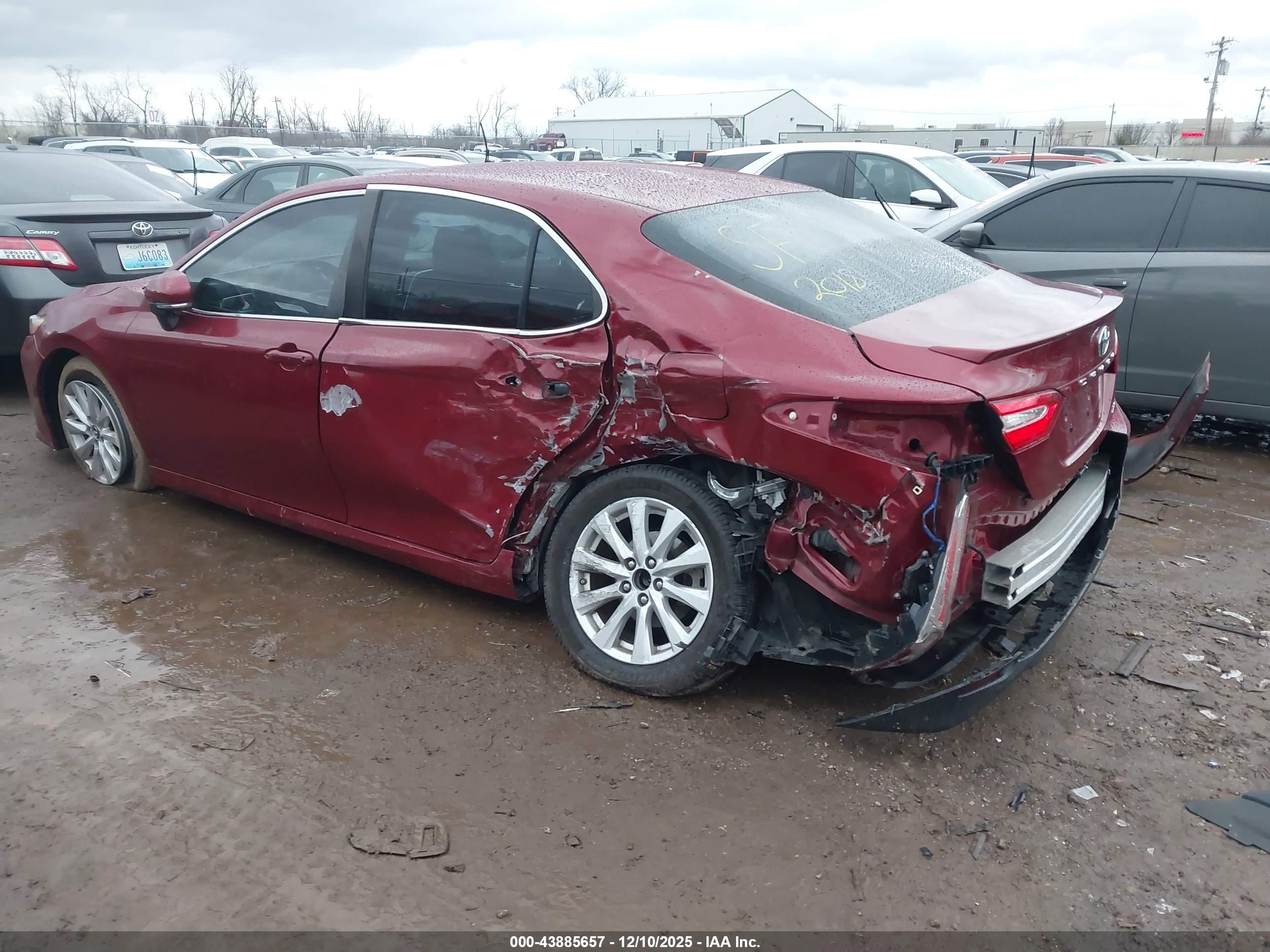 TOYOTA CAMRY image 3