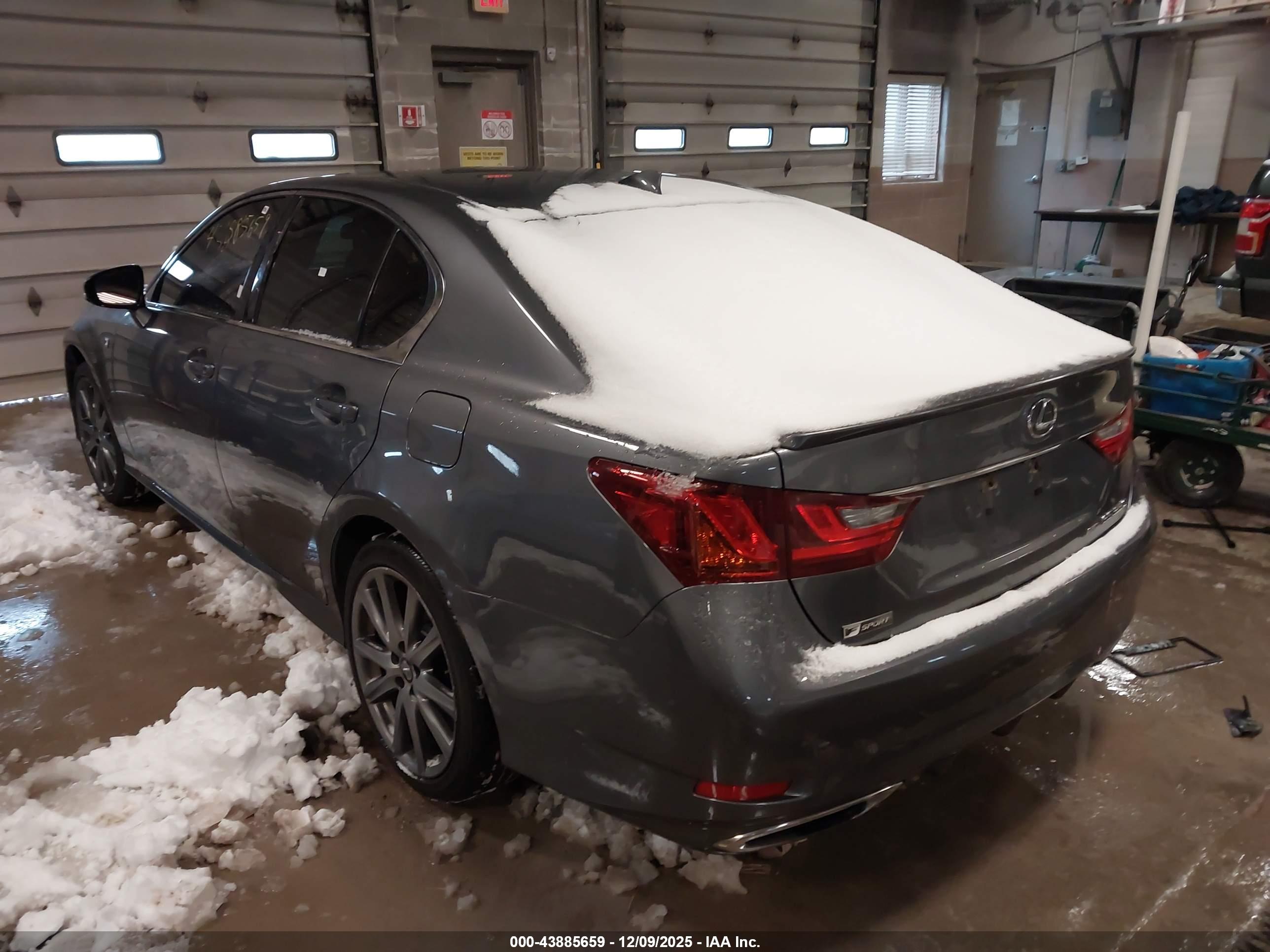 LEXUS GS image 3