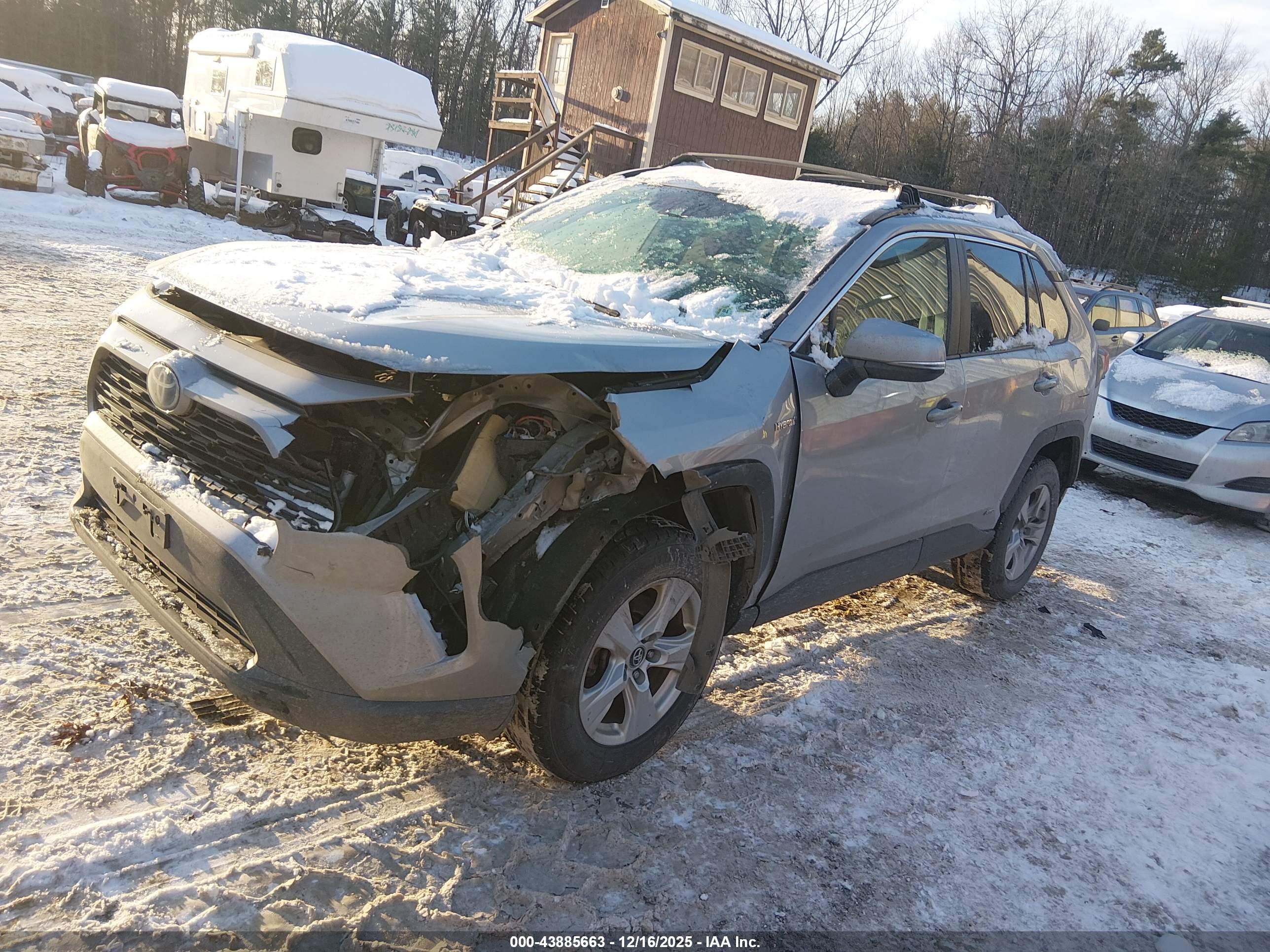 TOYOTA RAV4 image 2