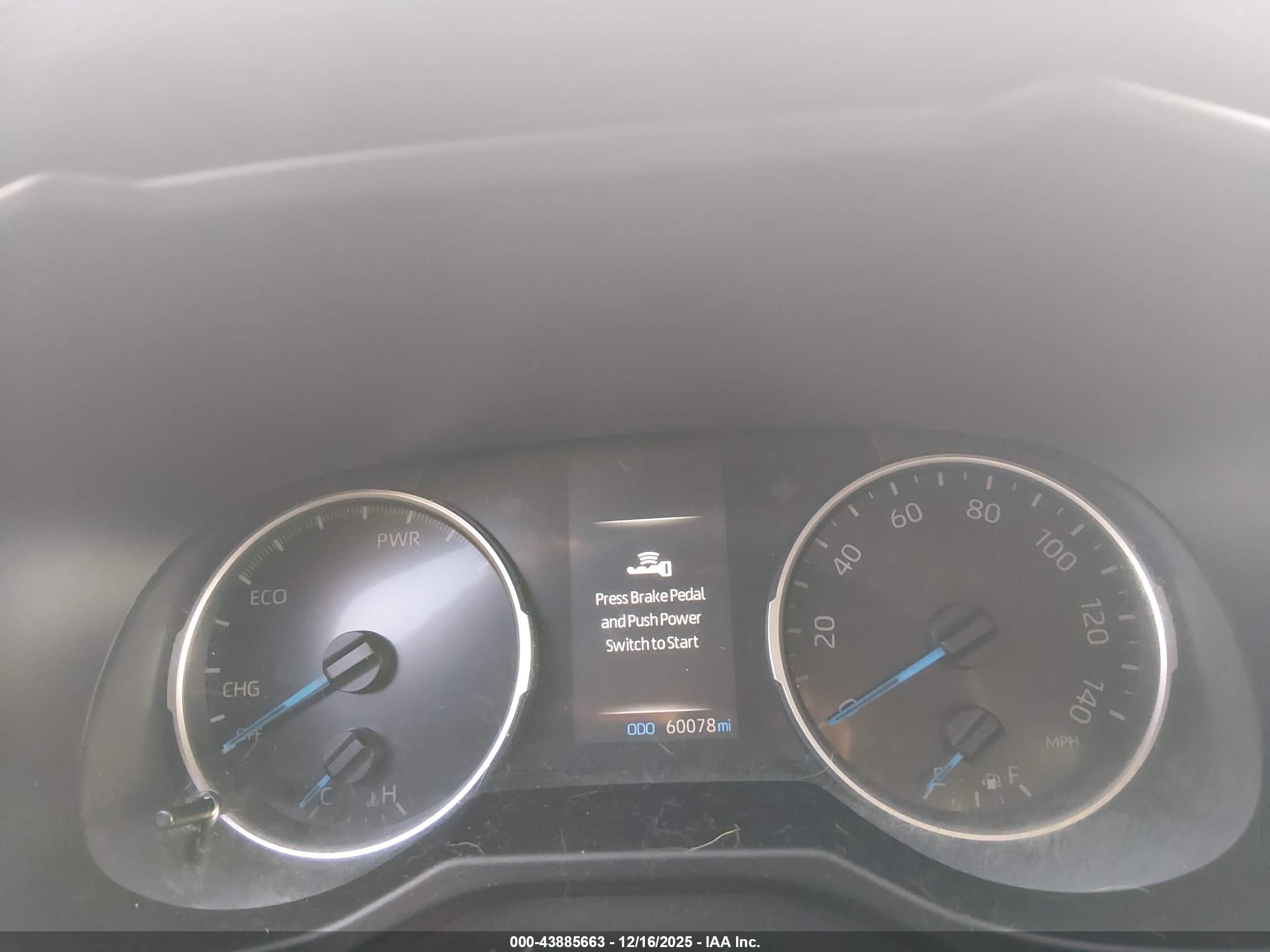 TOYOTA RAV4 image 7