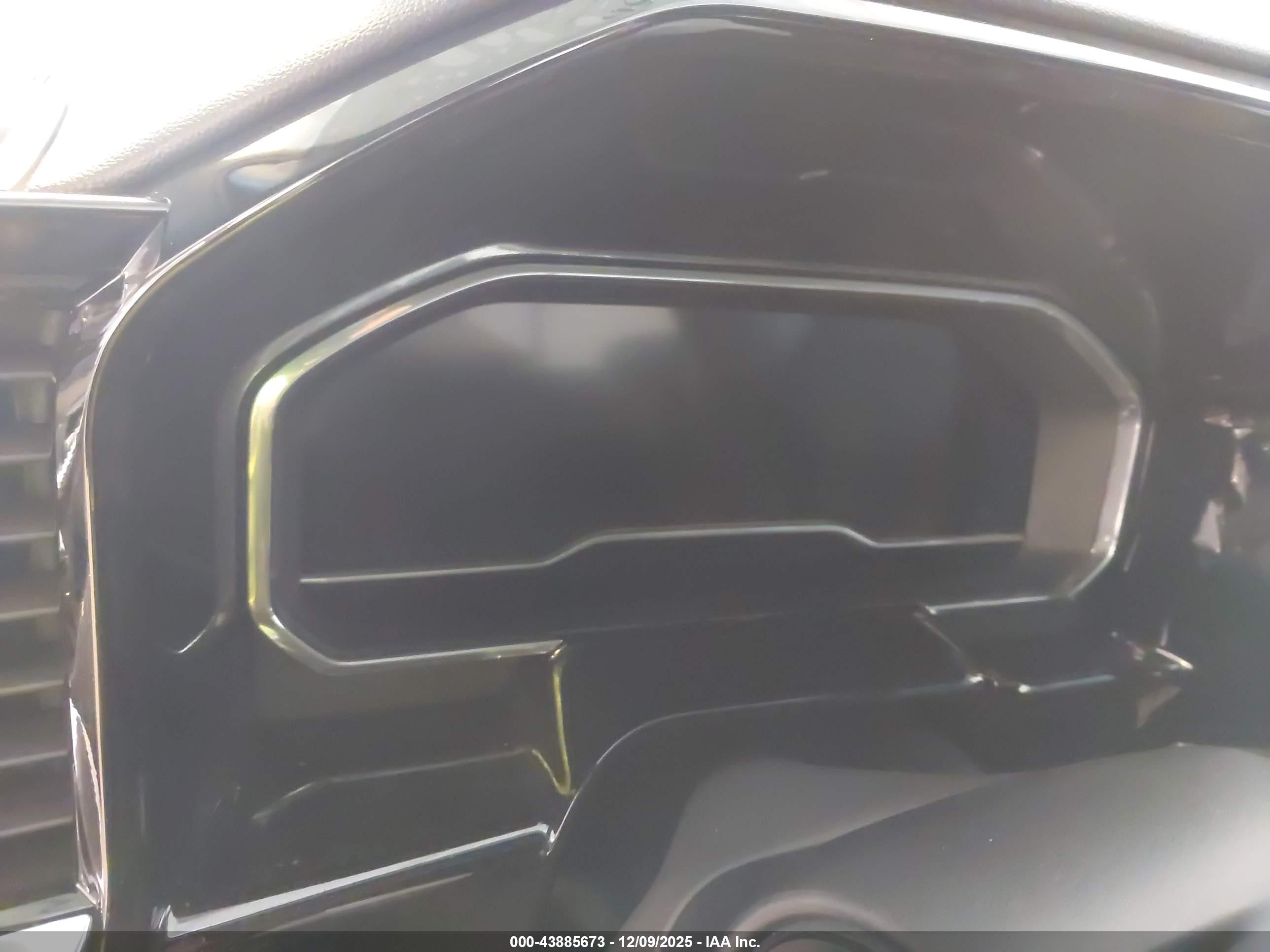 CHEVROLET SILVERADO image 7