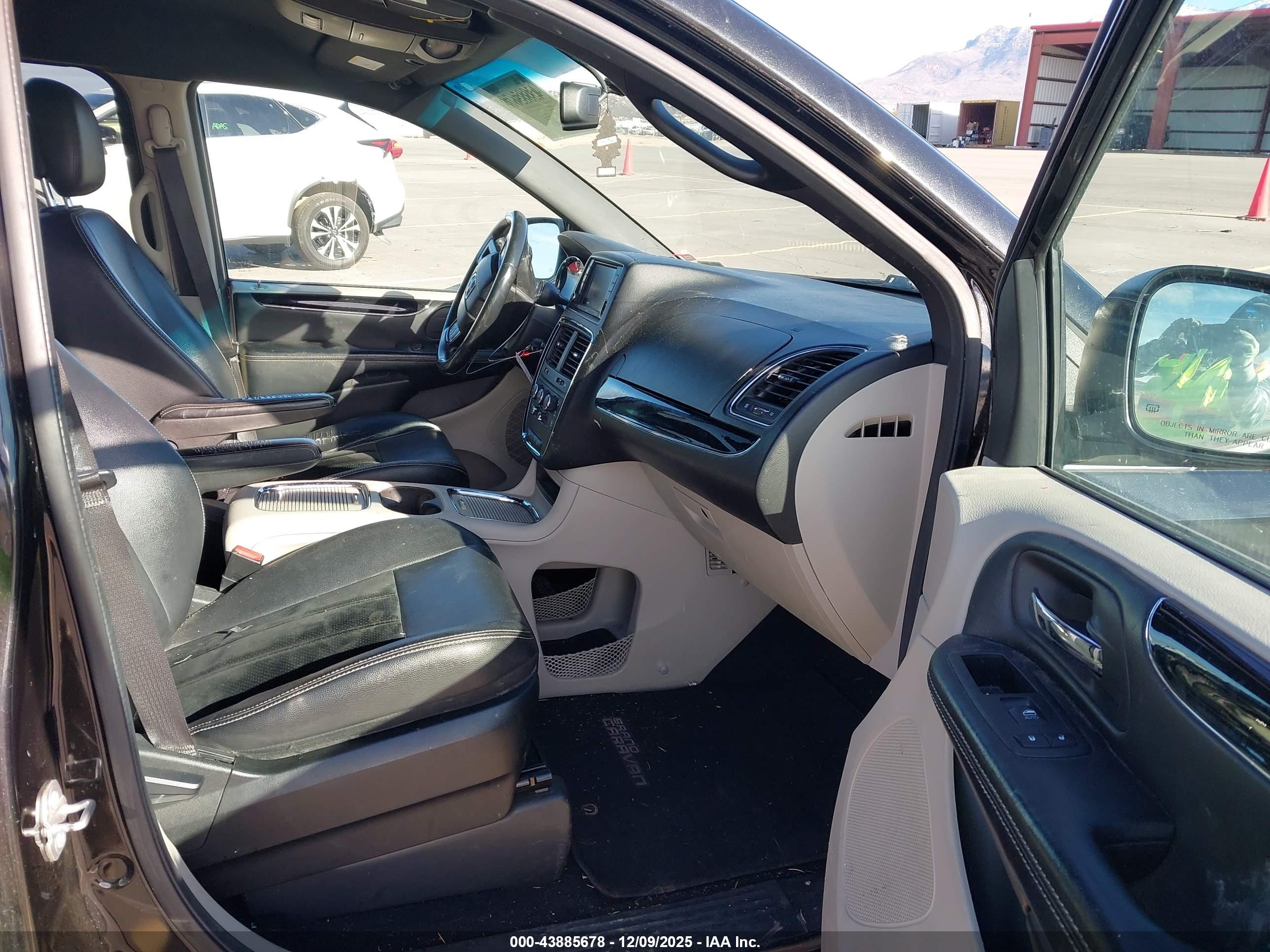 DODGE GRAND image 5