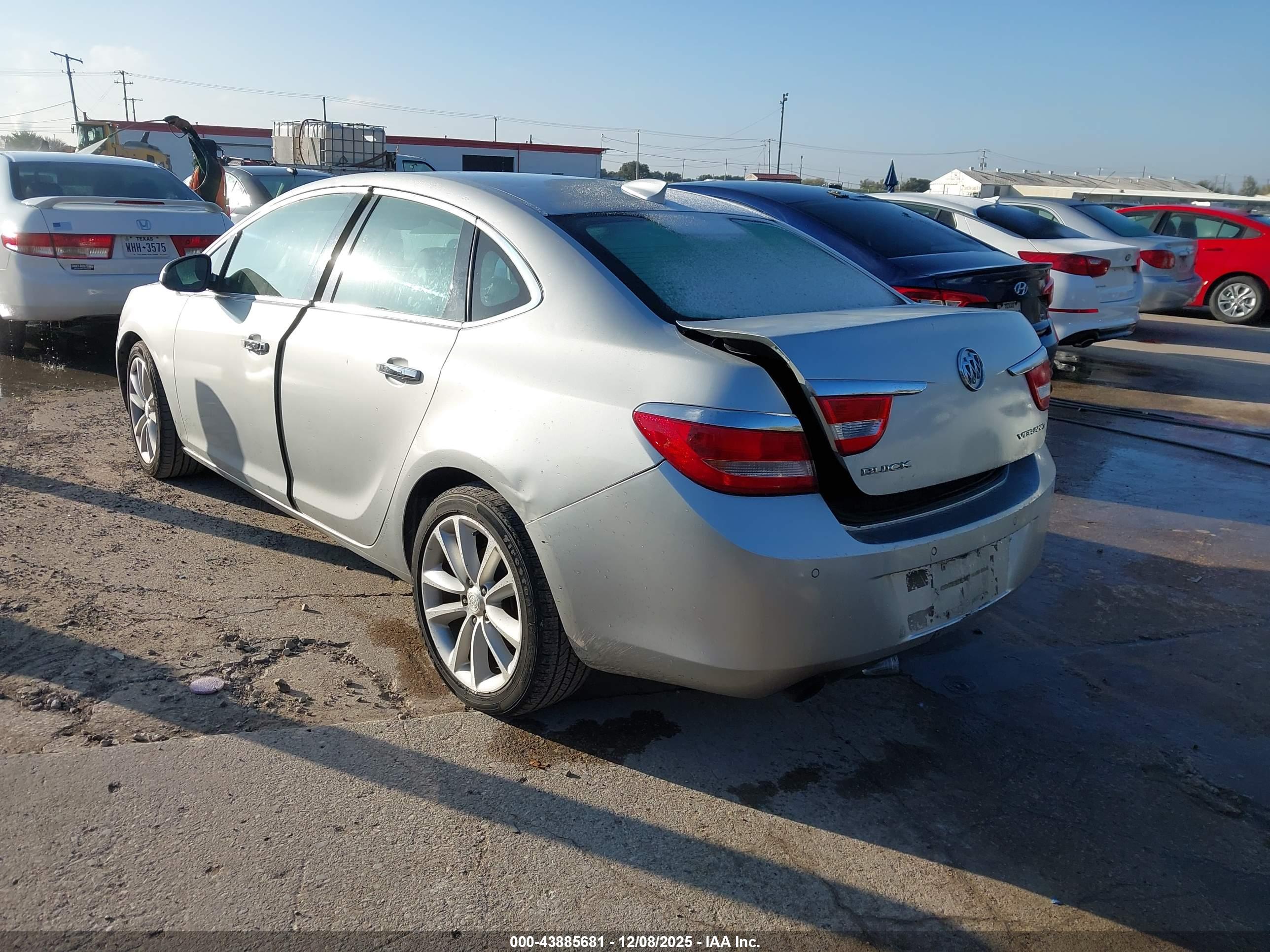 BUICK VERANO image 3