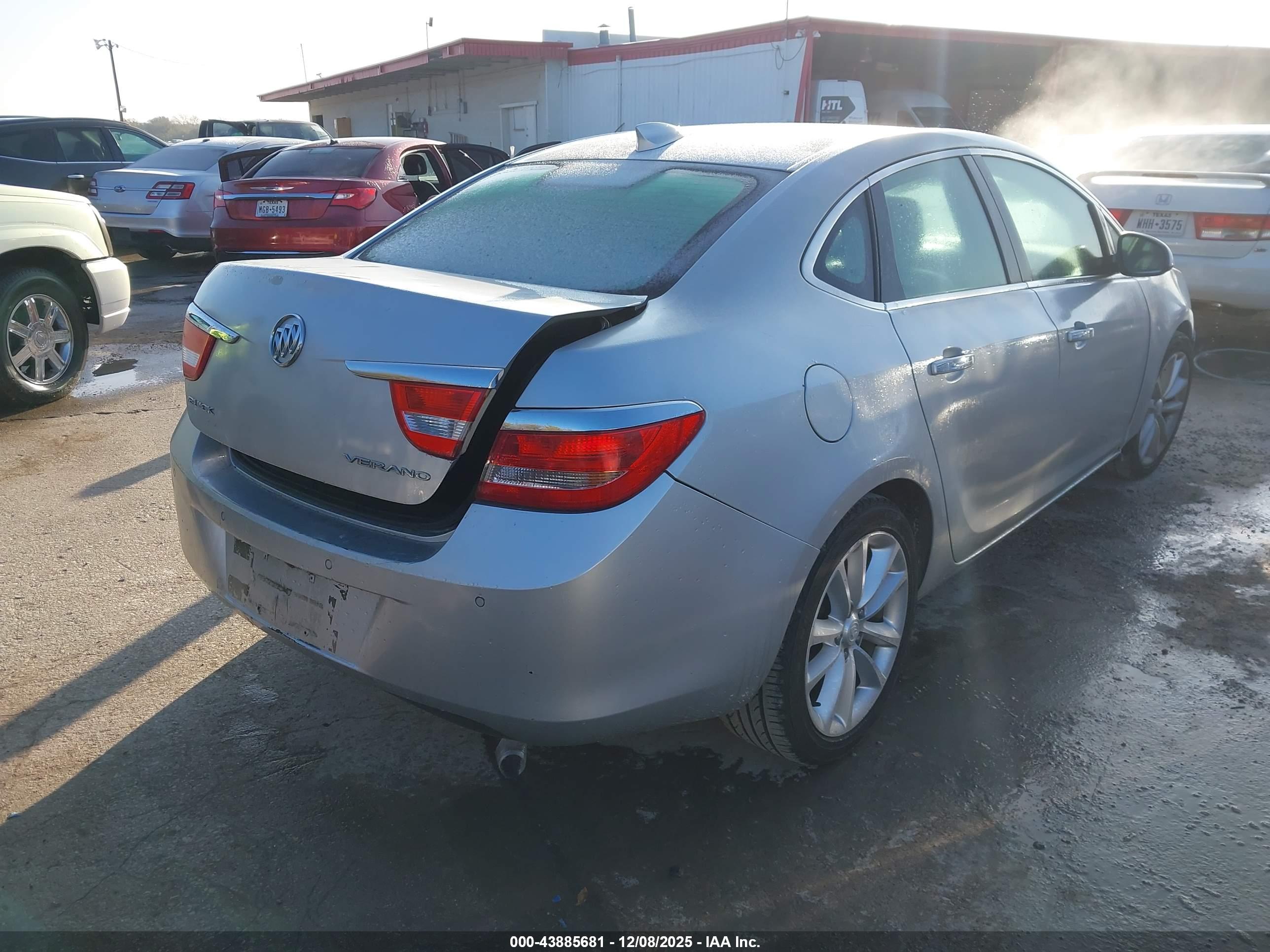 BUICK VERANO image 4