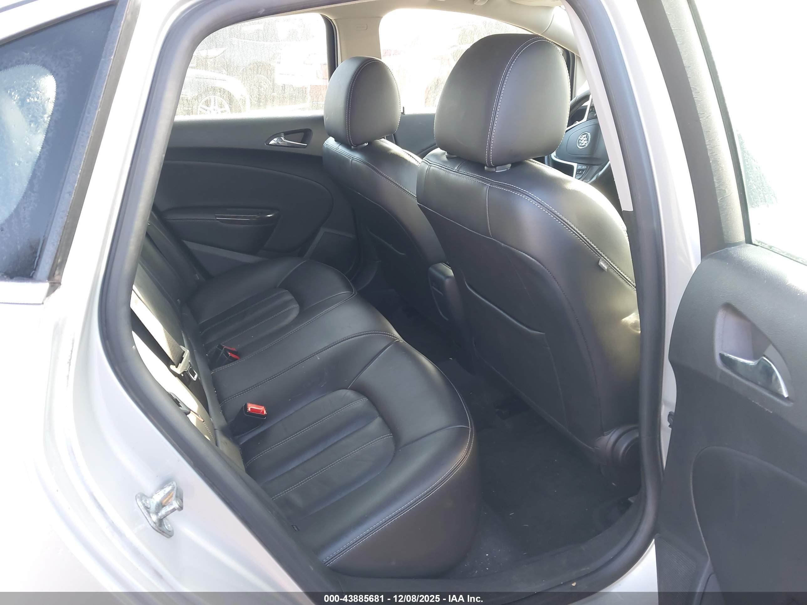 BUICK VERANO image 8