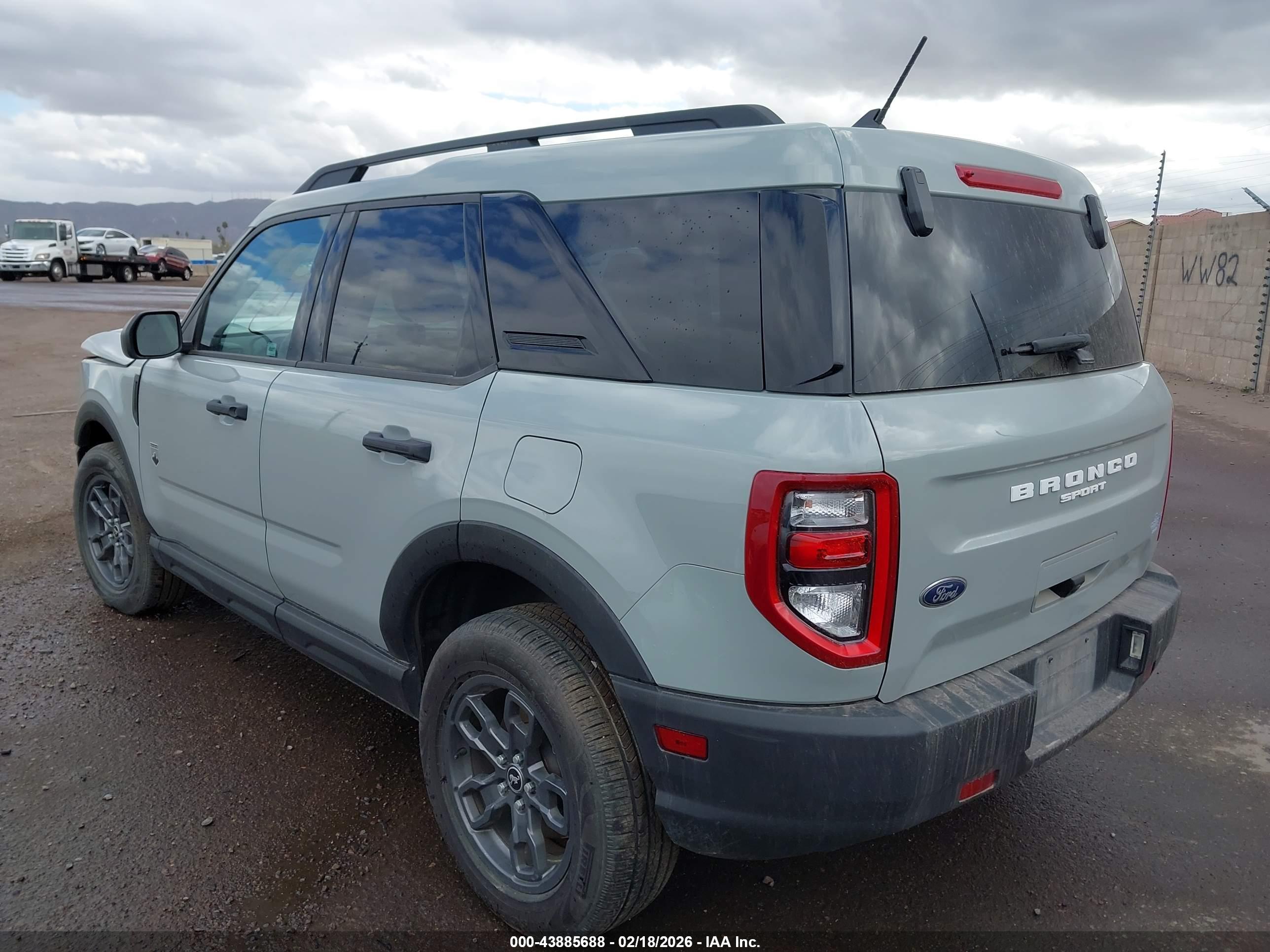 FORD BRONCO image 3