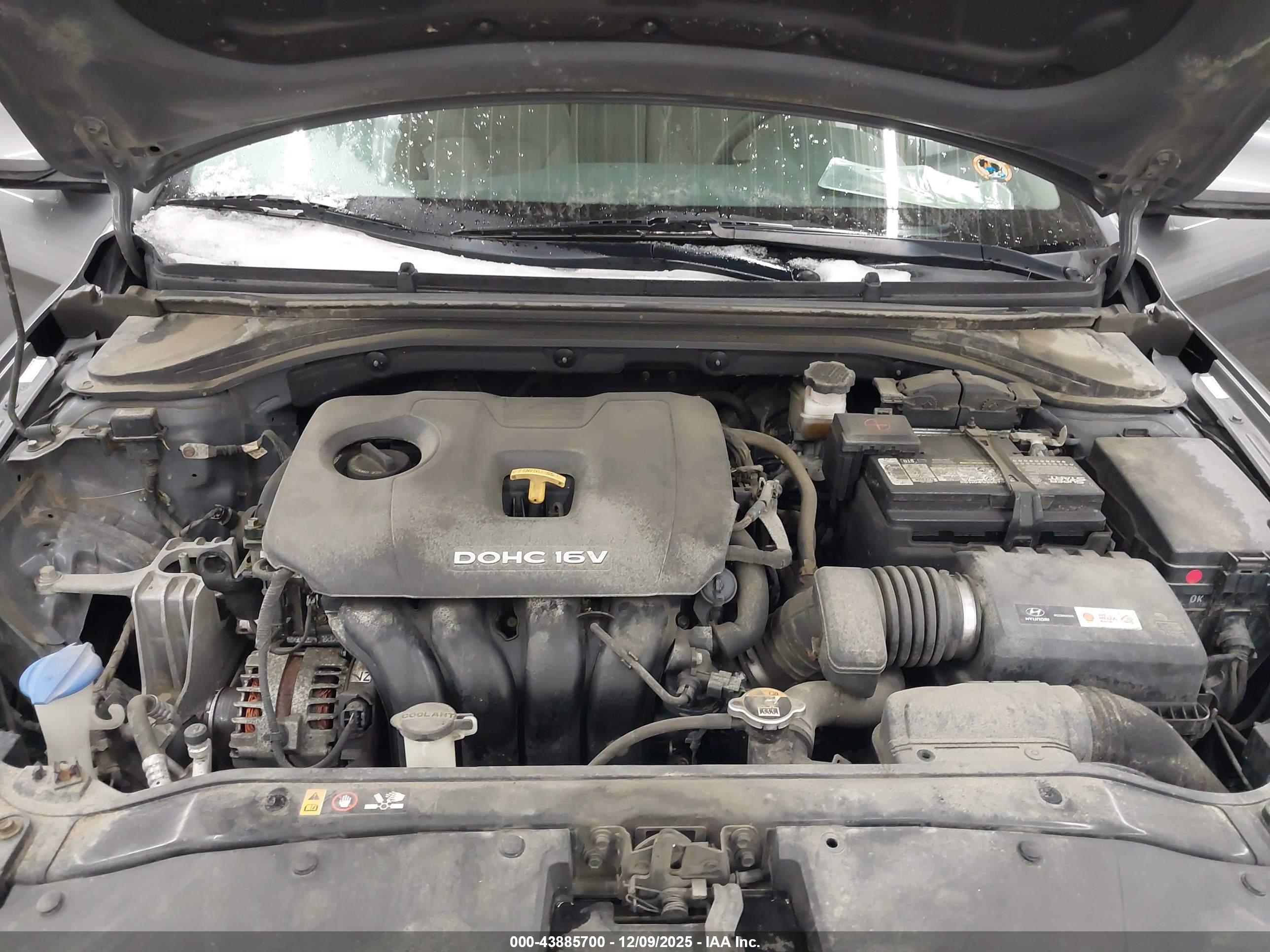 HYUNDAI ELANTRA image 10