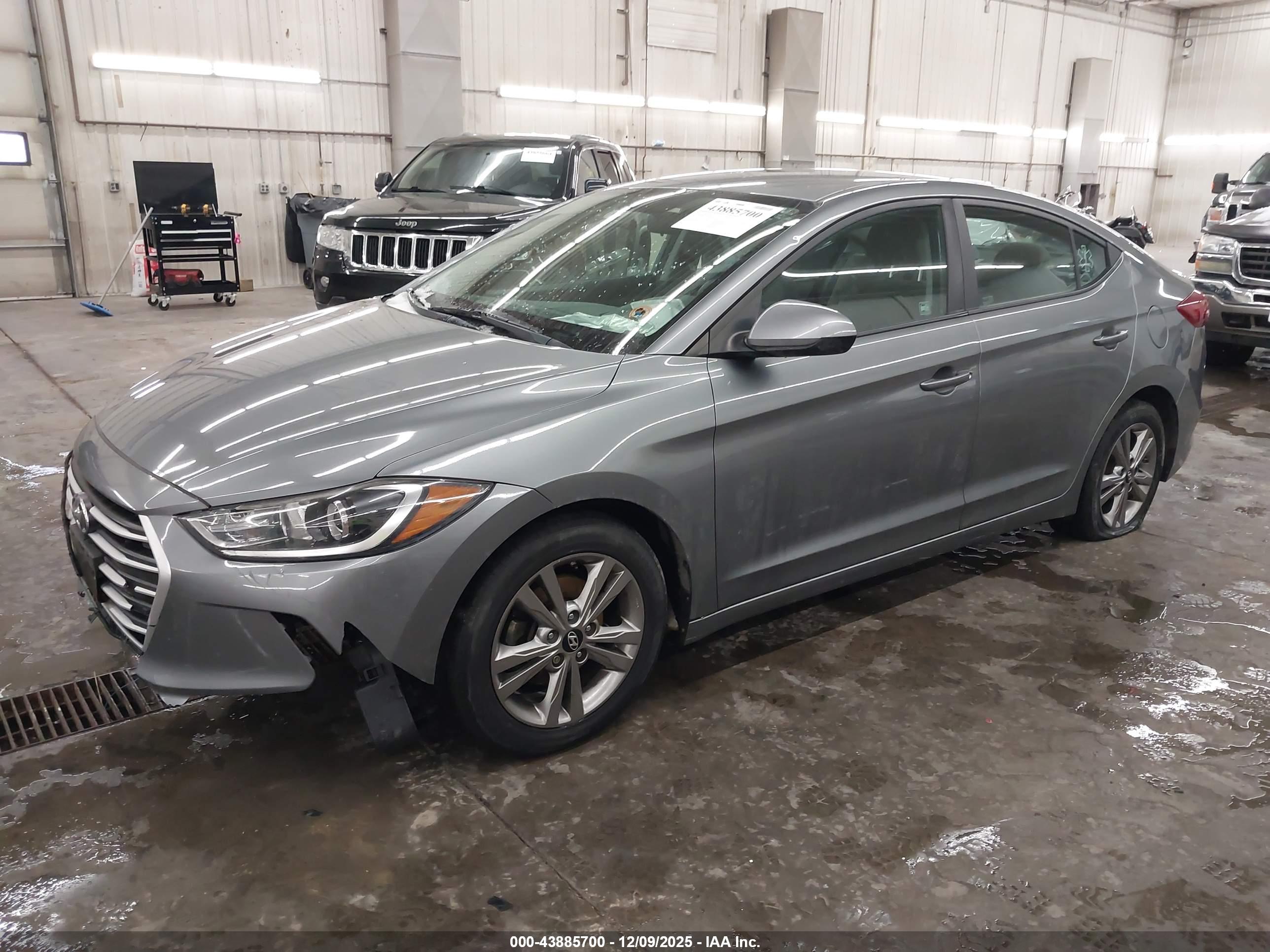 HYUNDAI ELANTRA image 2