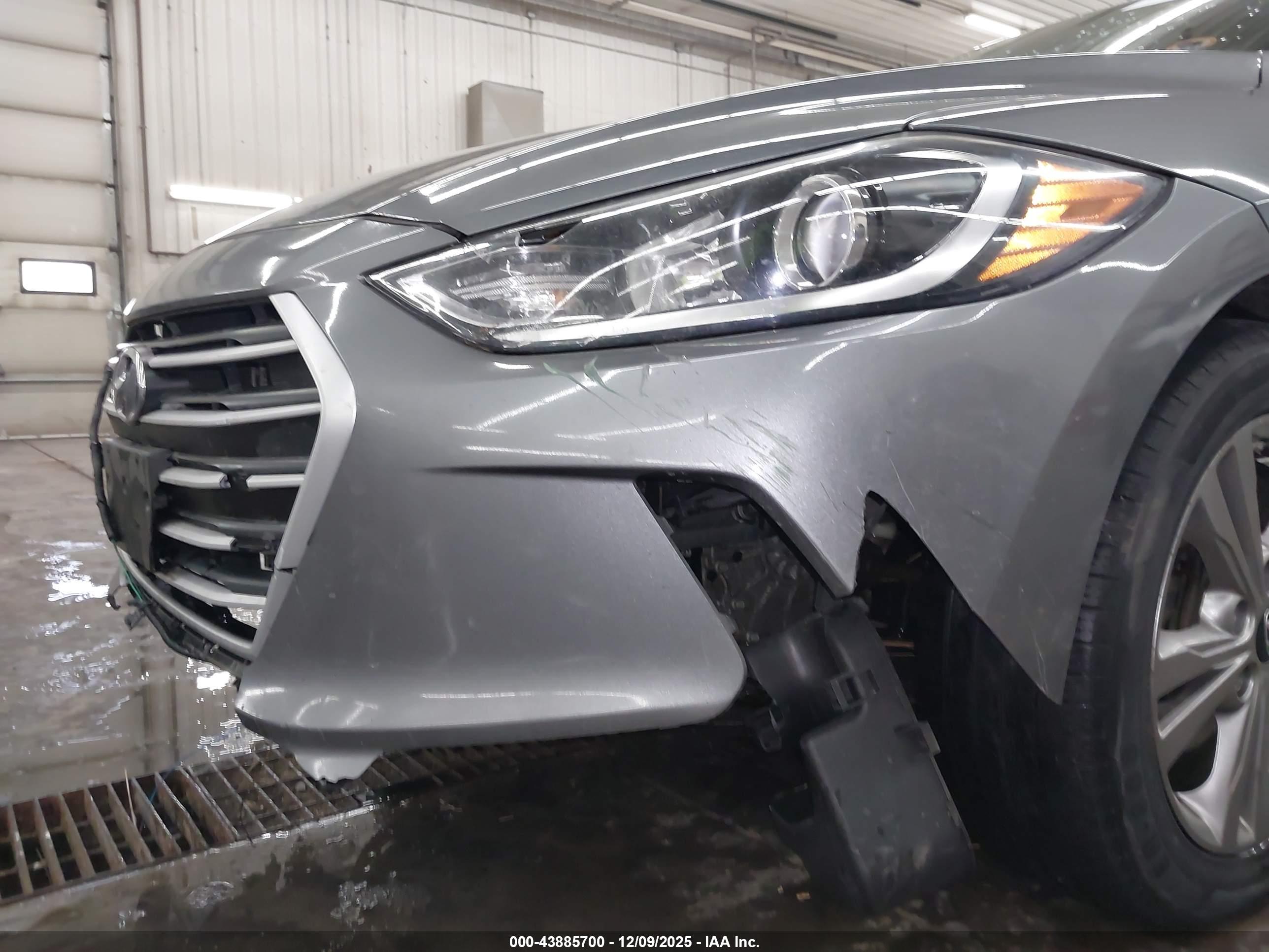 HYUNDAI ELANTRA image 6