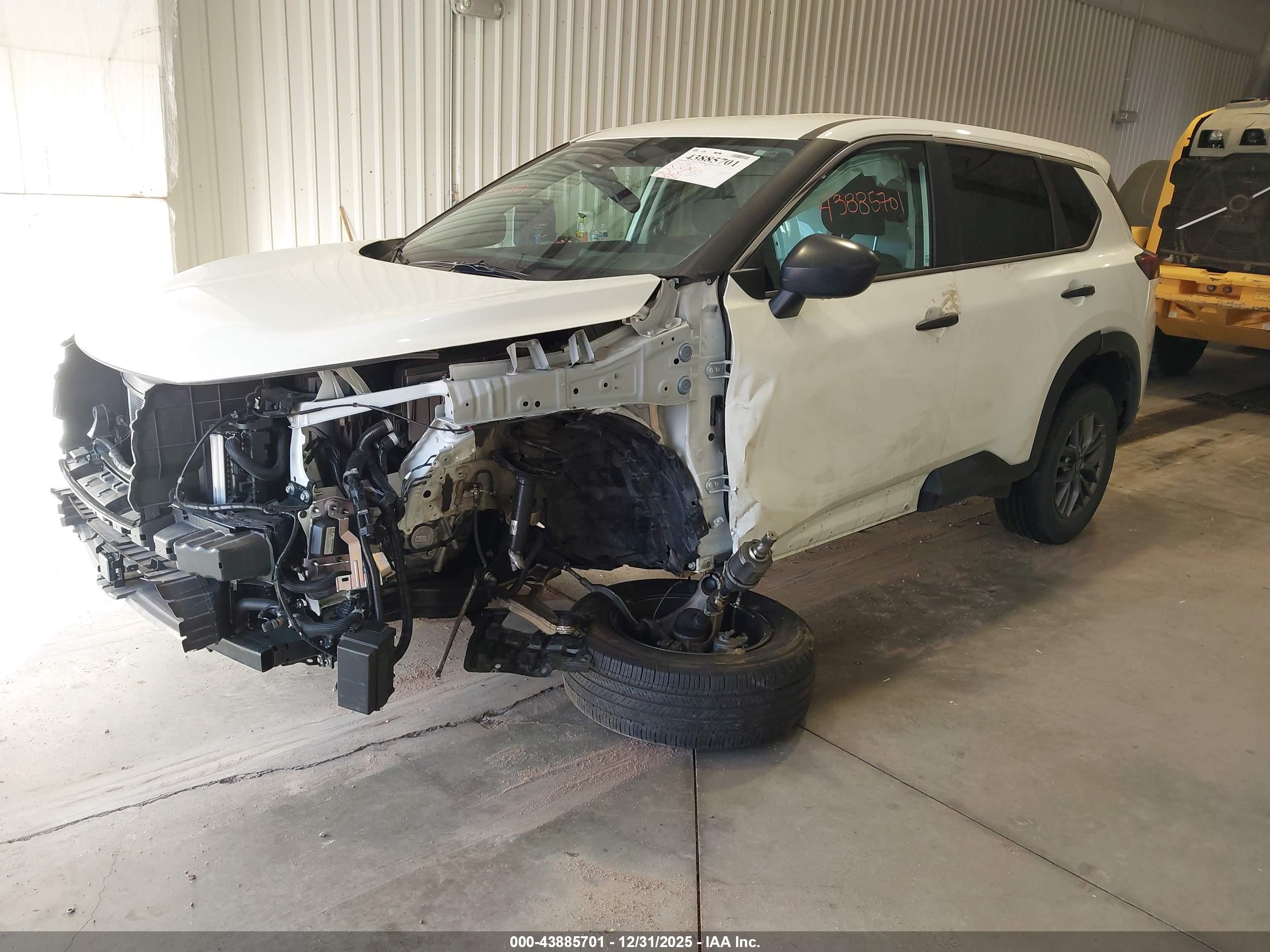 NISSAN ROGUE image 2
