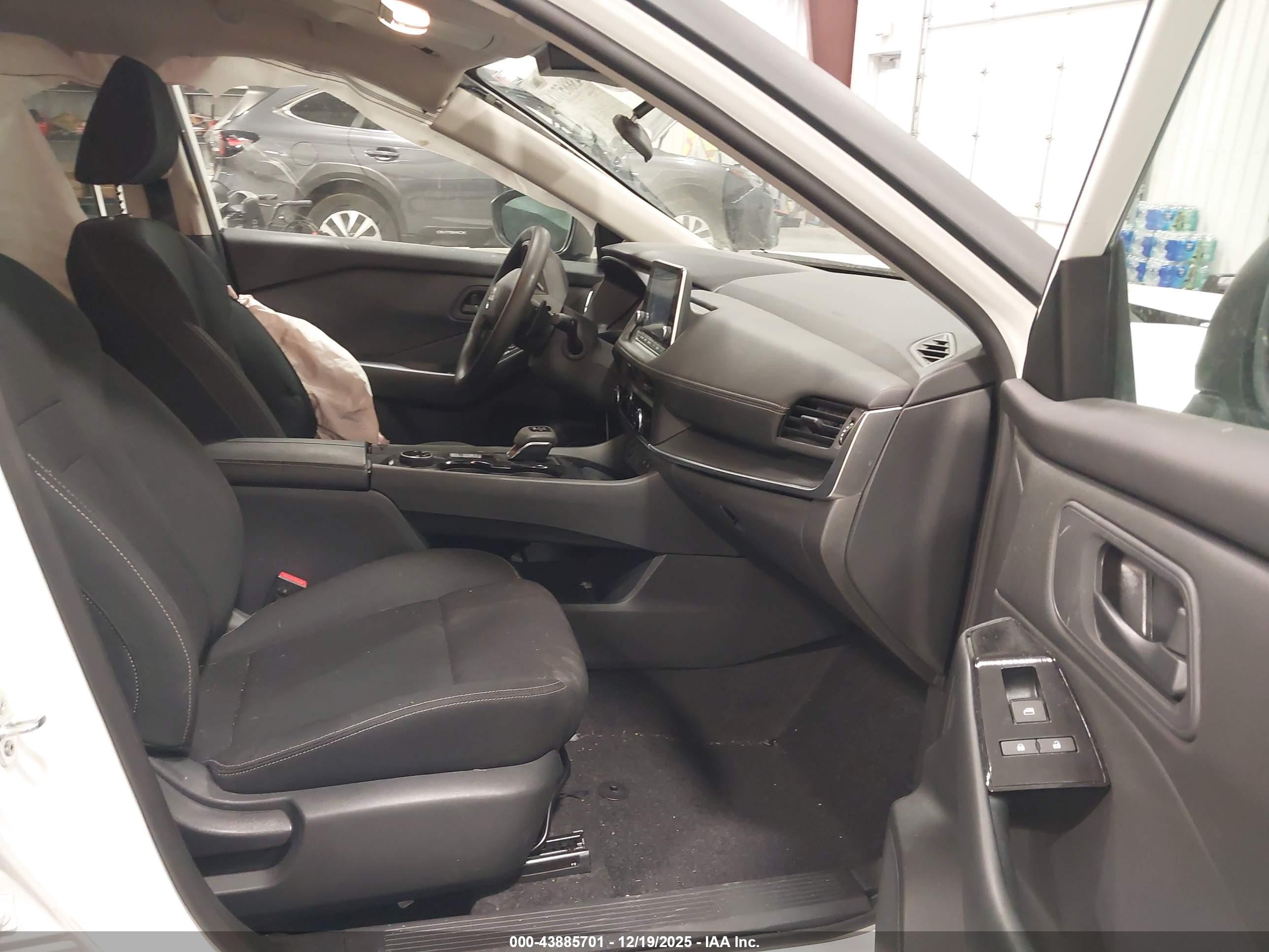 NISSAN ROGUE image 5