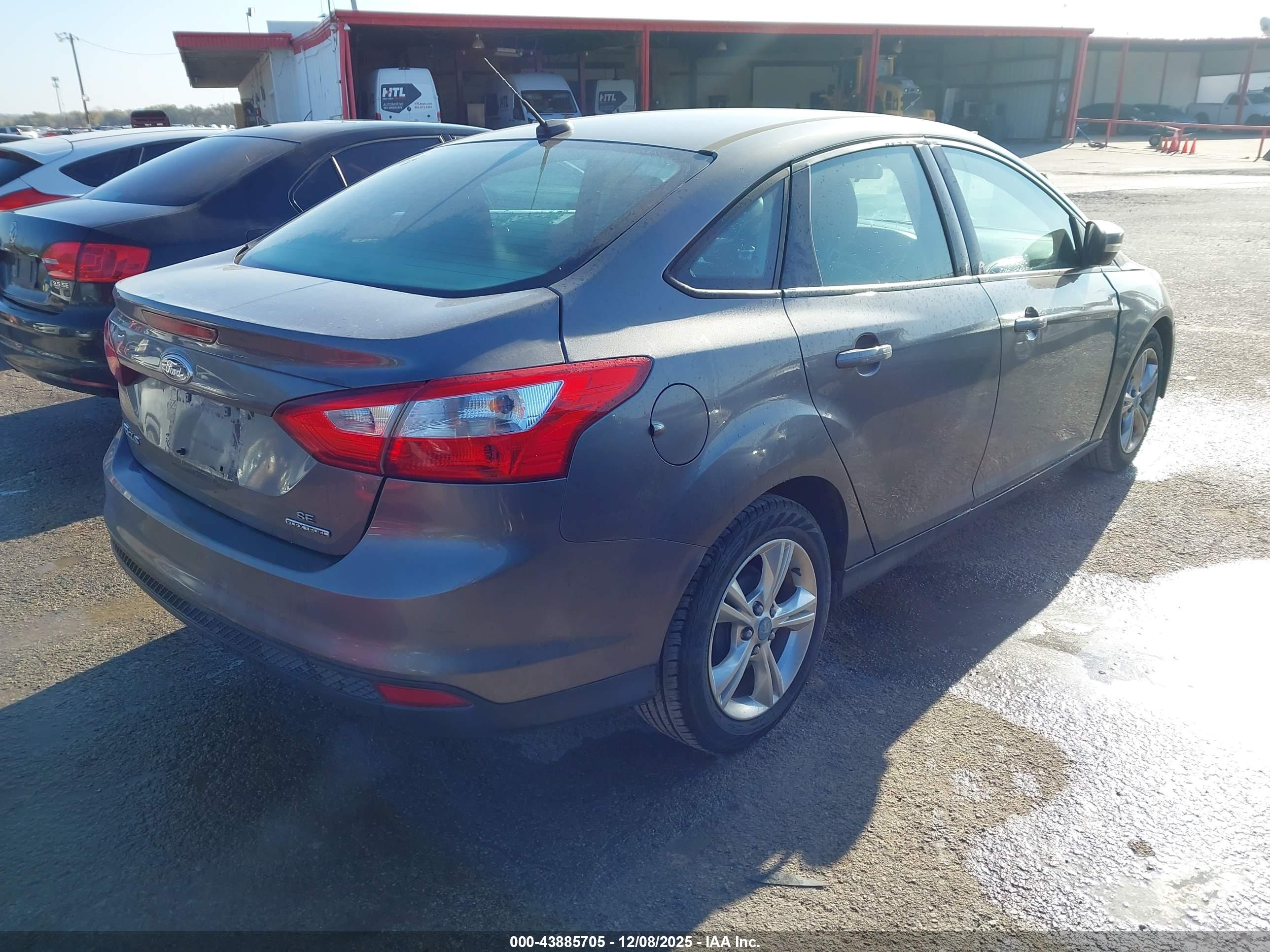 FORD FOCUS image 4