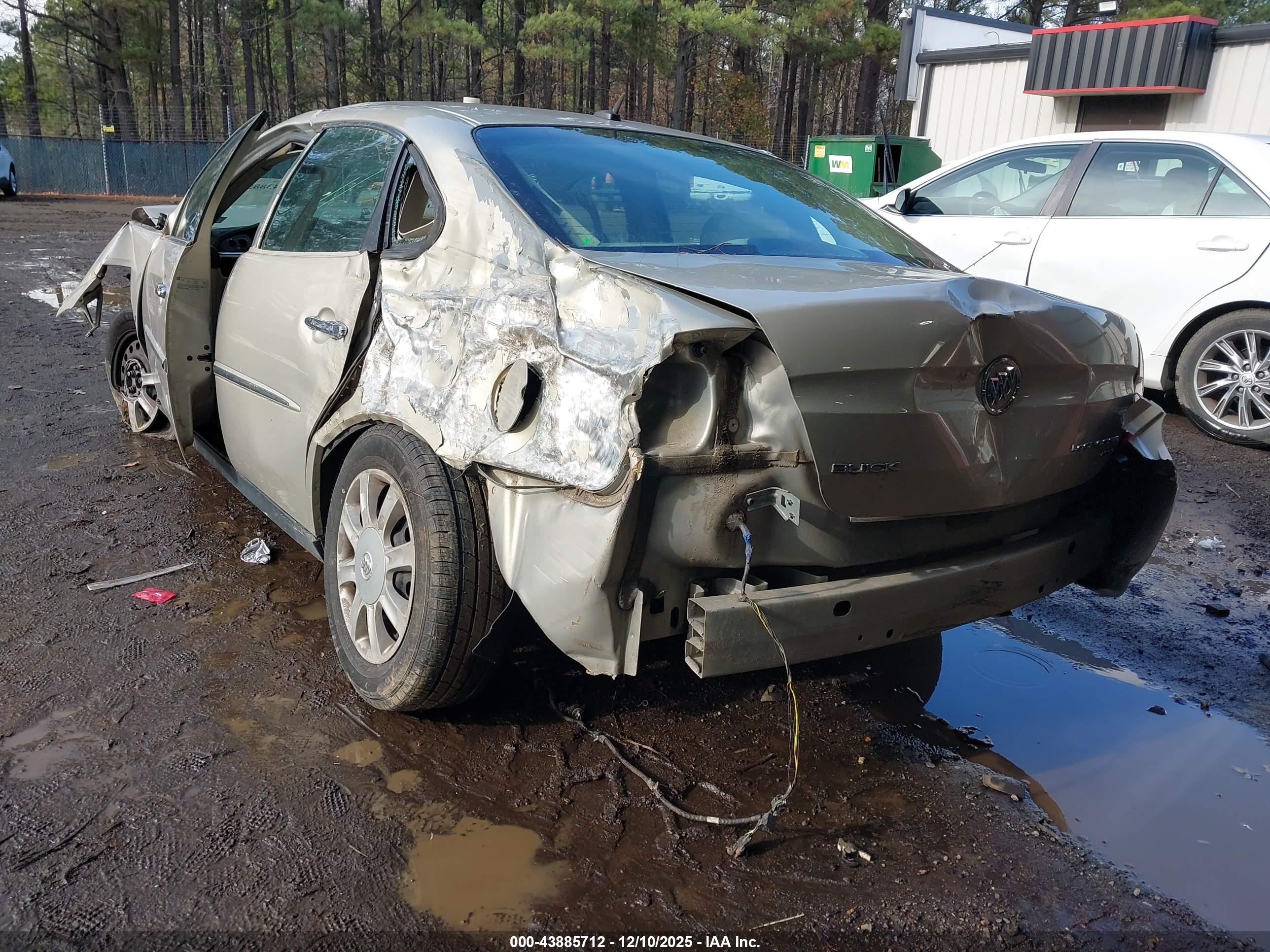 BUICK LACROSSE image 3