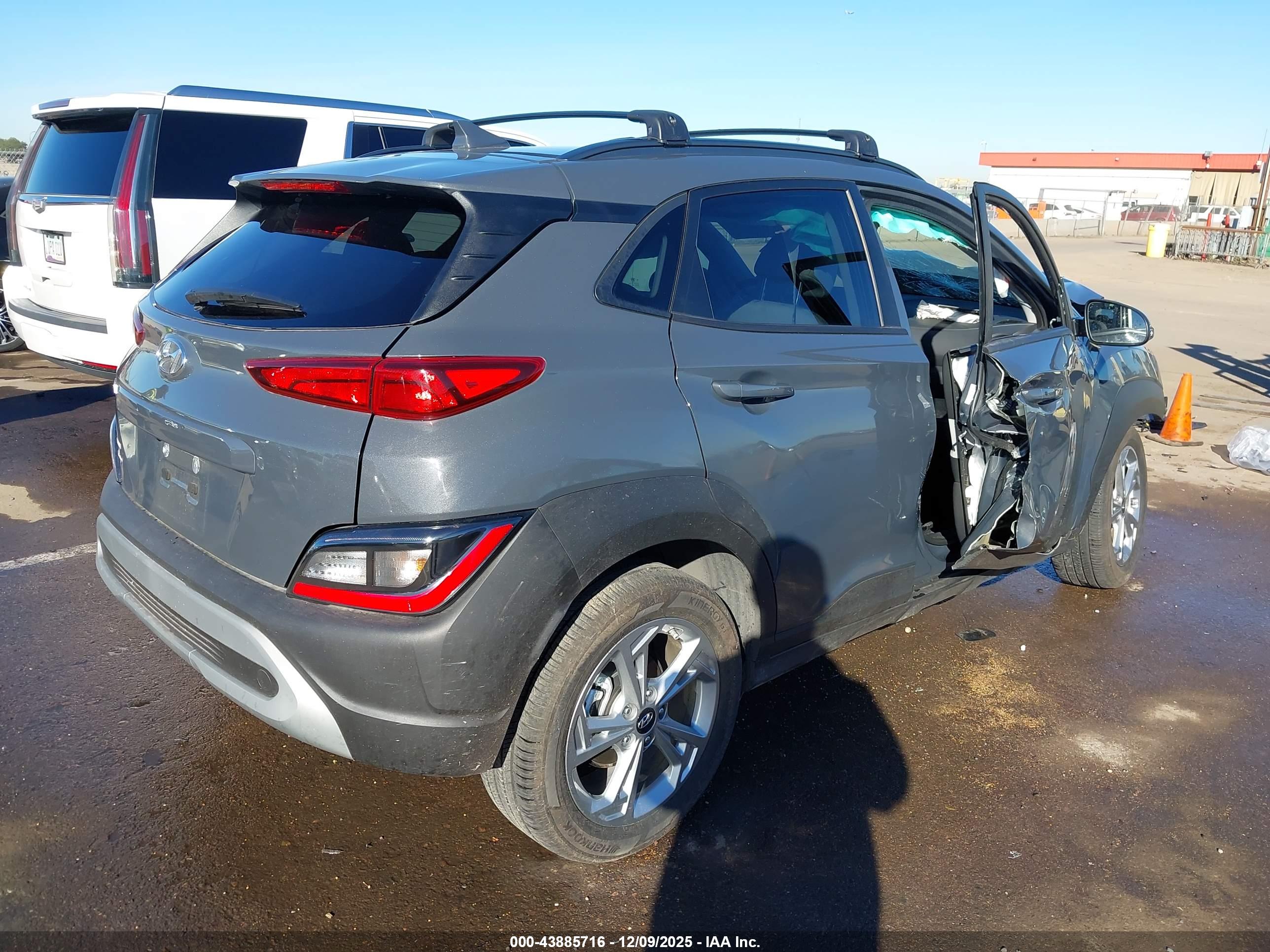 HYUNDAI KONA image 4