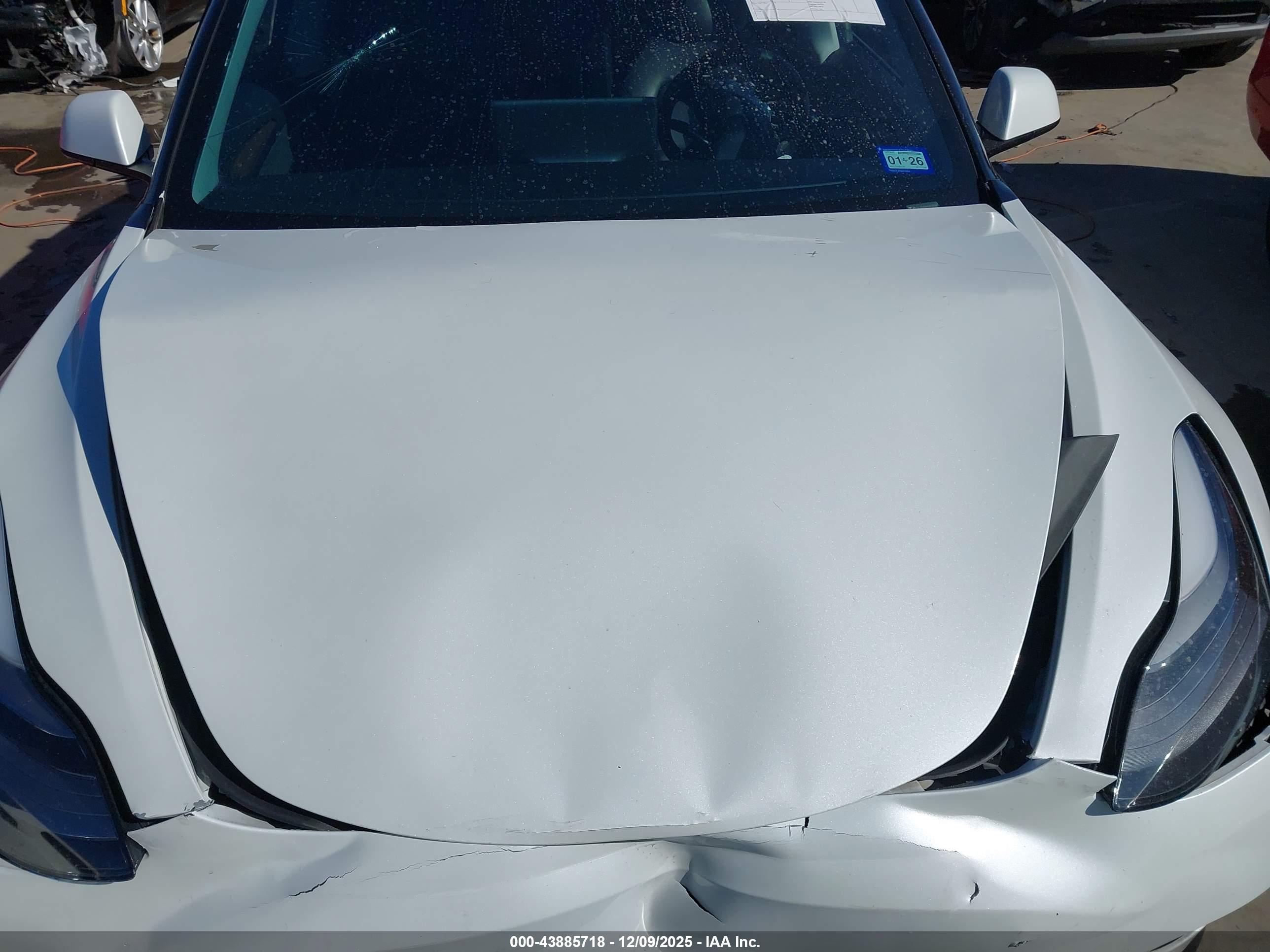 TESLA MODEL image 10