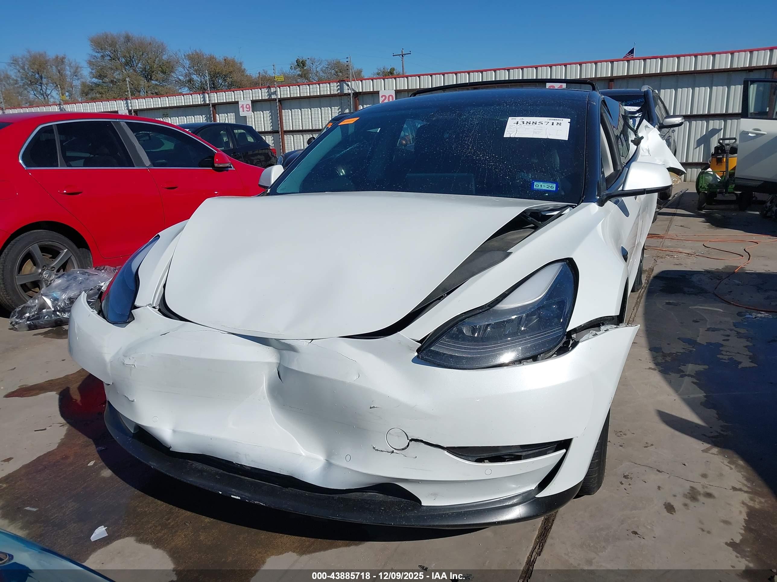 TESLA MODEL image 6