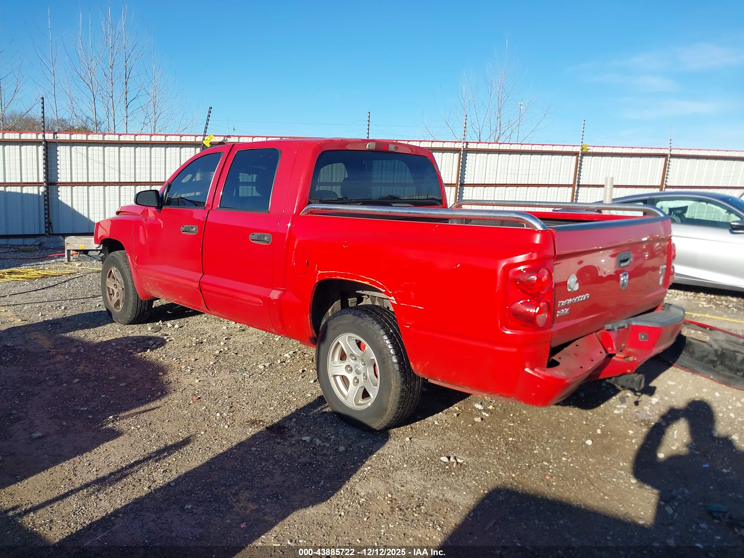 DODGE DAKOTA image 3