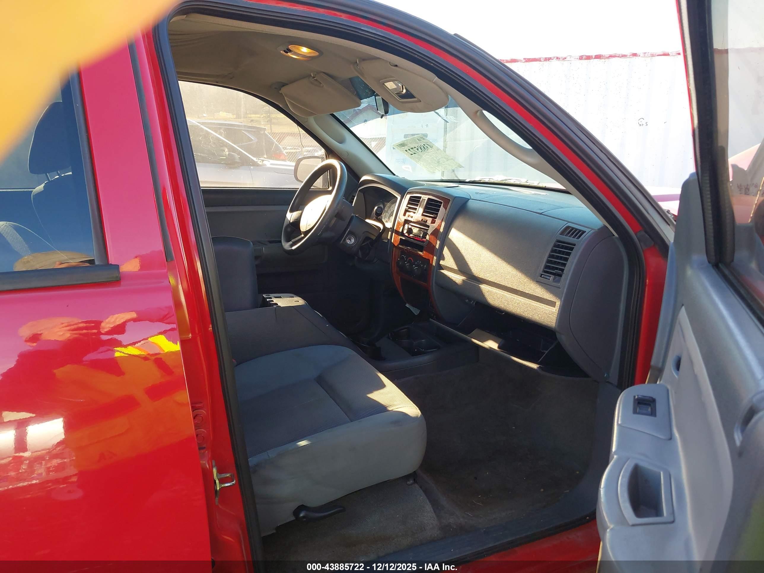 DODGE DAKOTA image 5