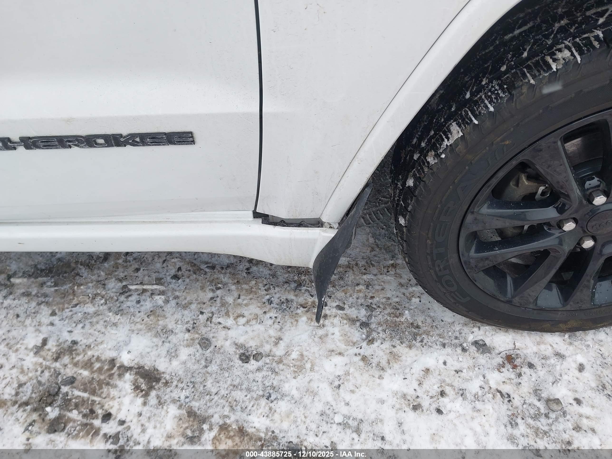 JEEP GRAND image 6
