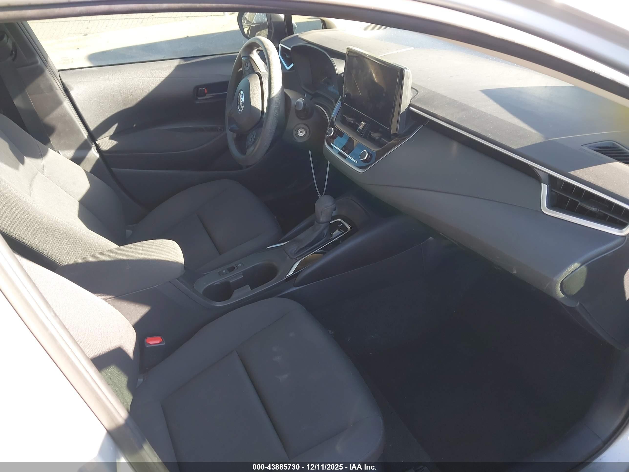 TOYOTA COROLLA image 5