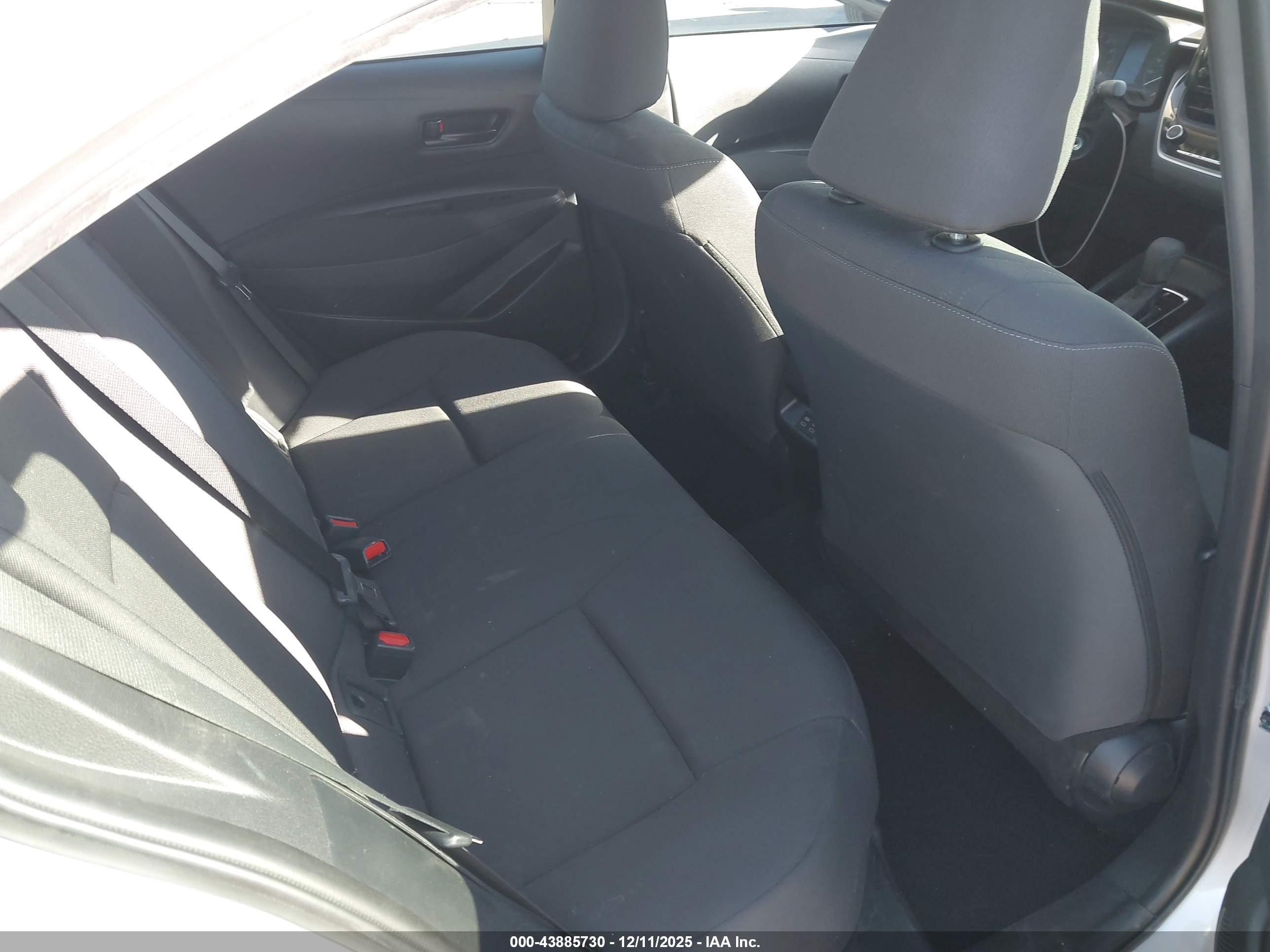 TOYOTA COROLLA image 8