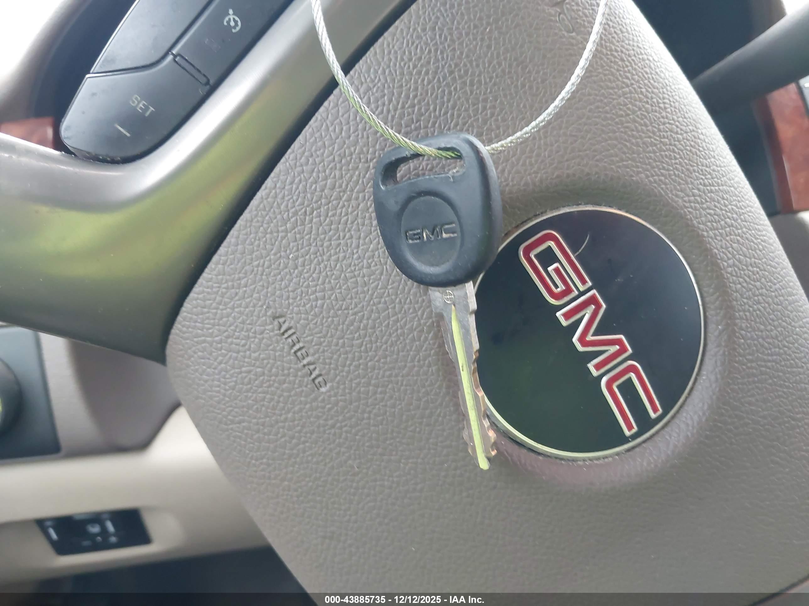 GMC SIERRA image 11