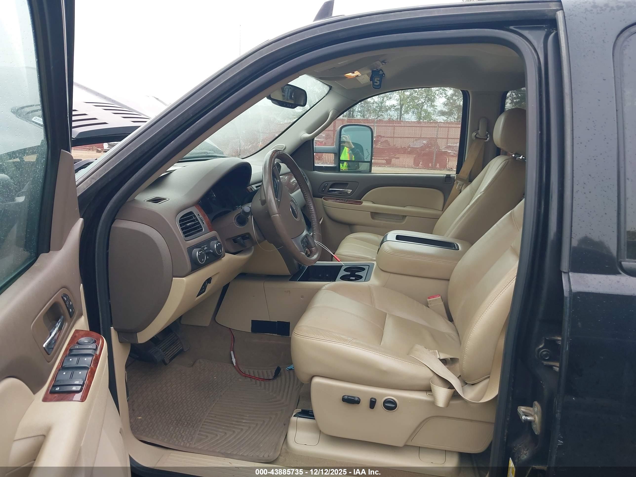 GMC SIERRA image 5