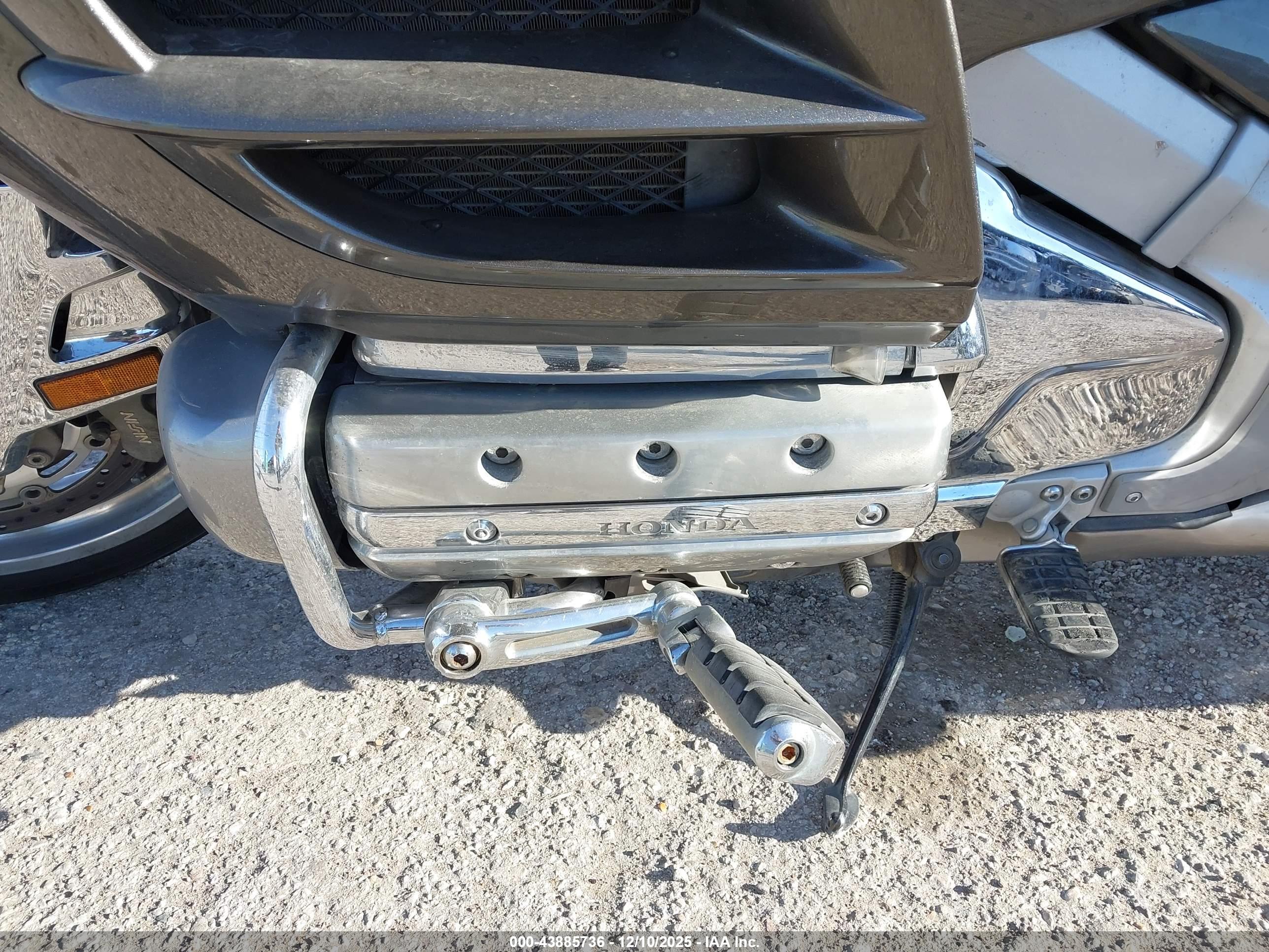 HONDA GL1800 image 9
