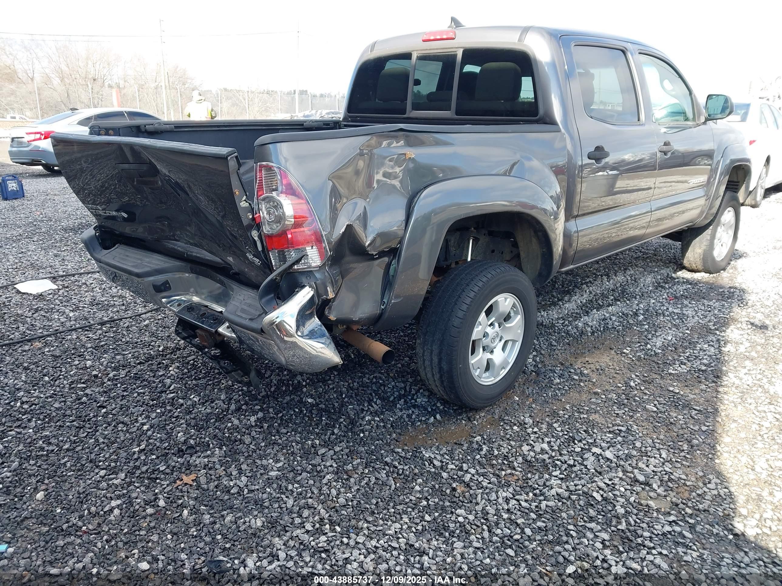 TOYOTA TACOMA image 4