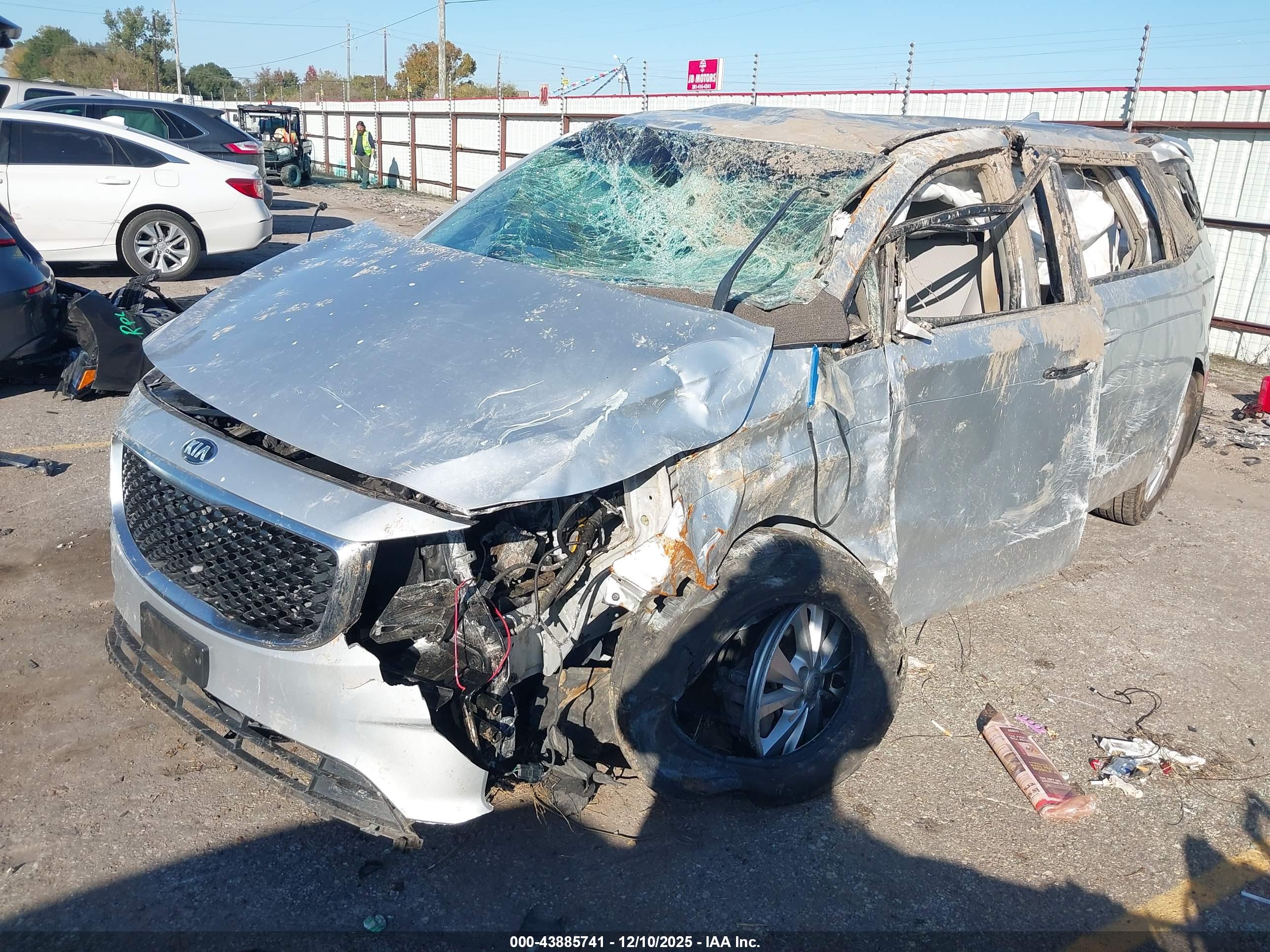 KIA SEDONA image 2