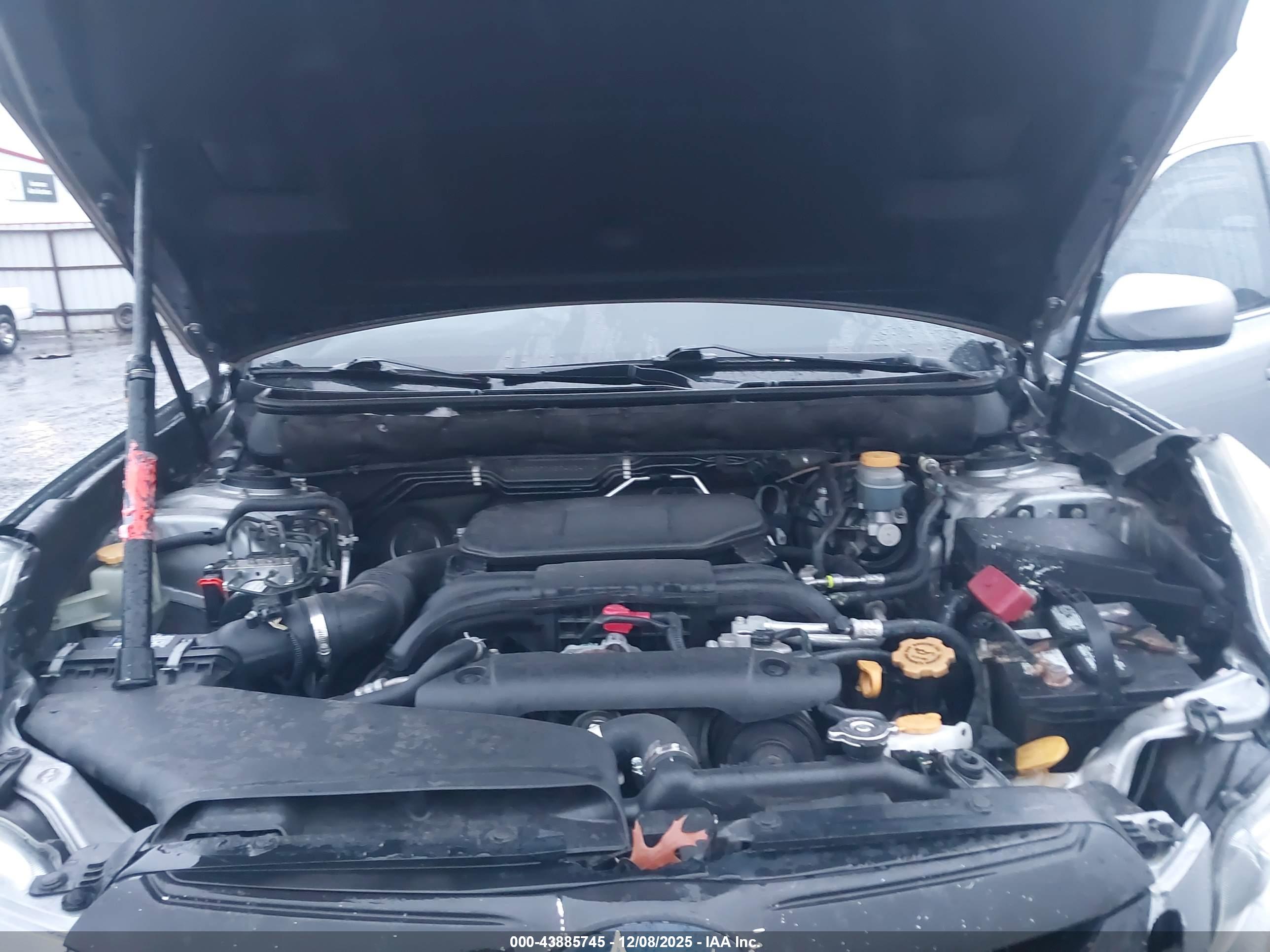 SUBARU OUTBACK image 10