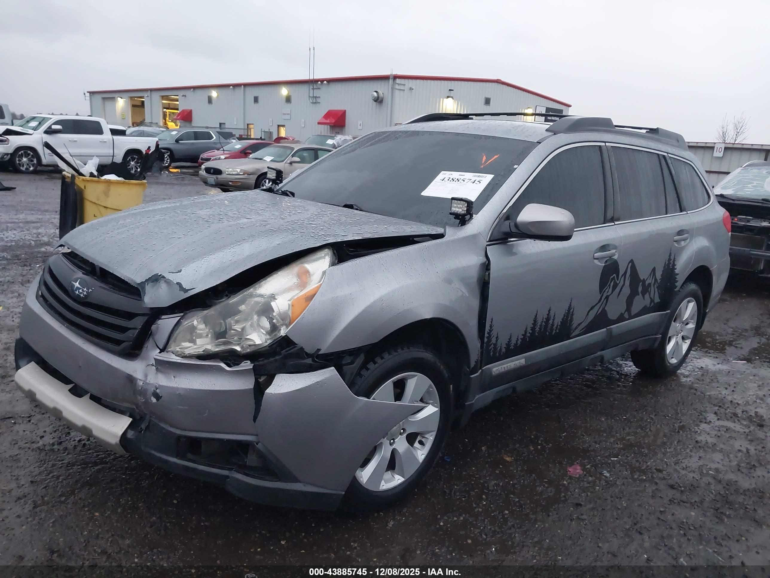 SUBARU OUTBACK image 2