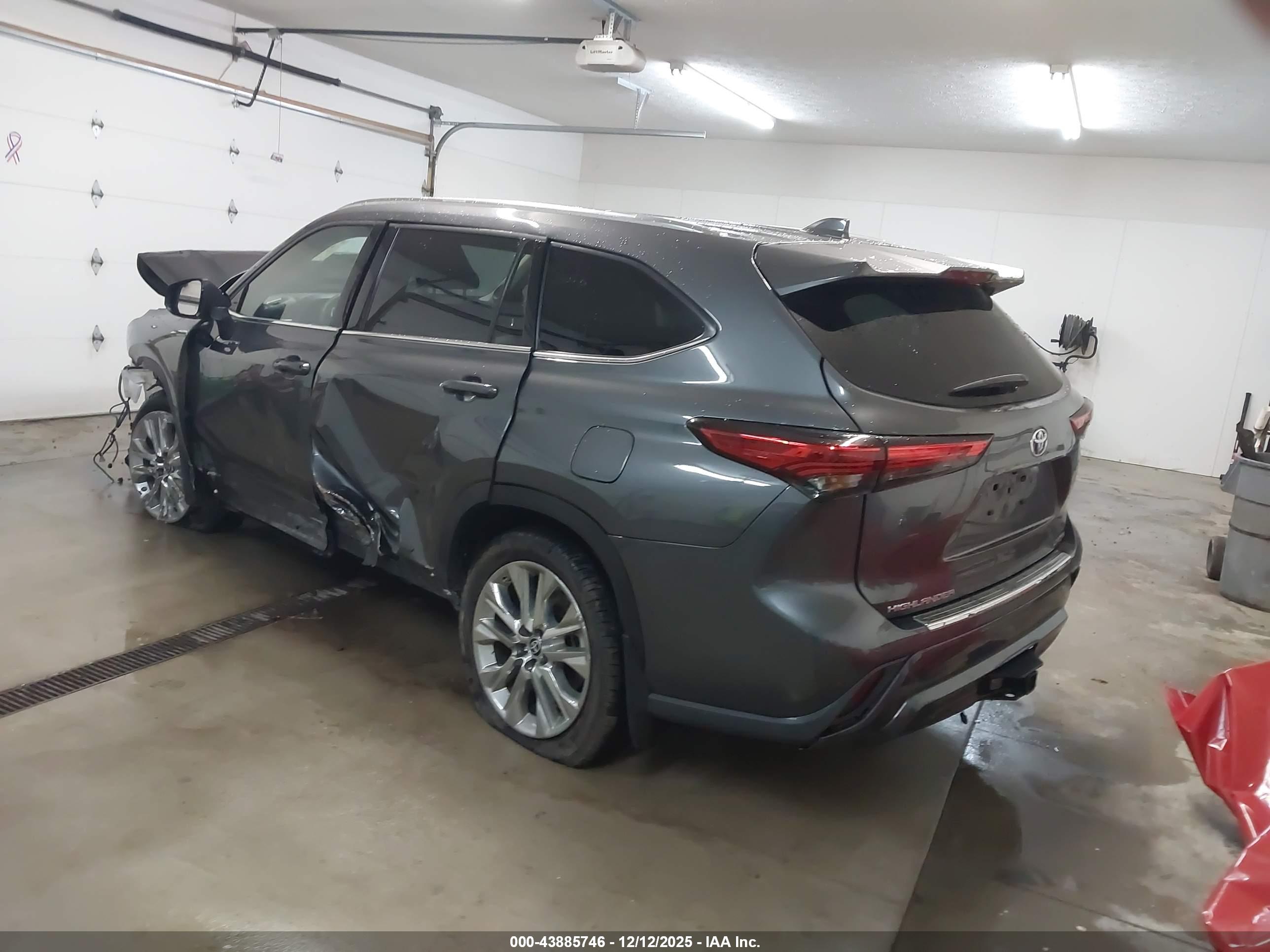 TOYOTA HIGHLANDER image 3