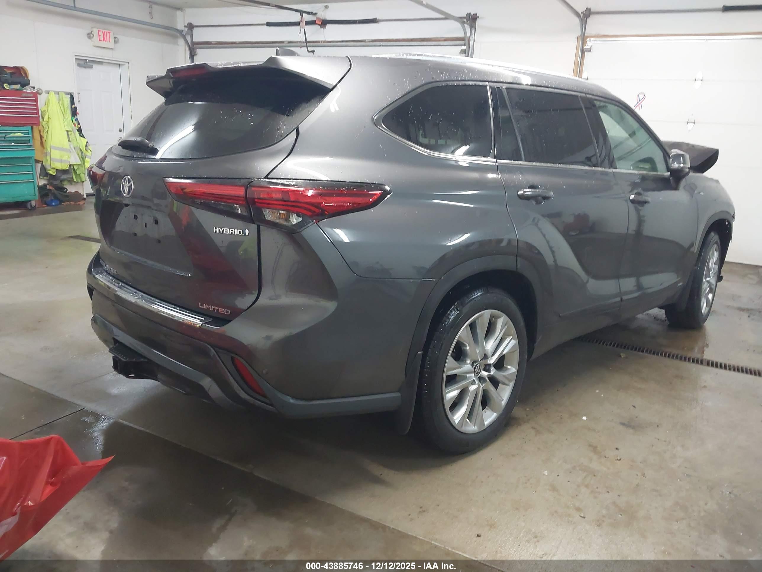 TOYOTA HIGHLANDER image 4