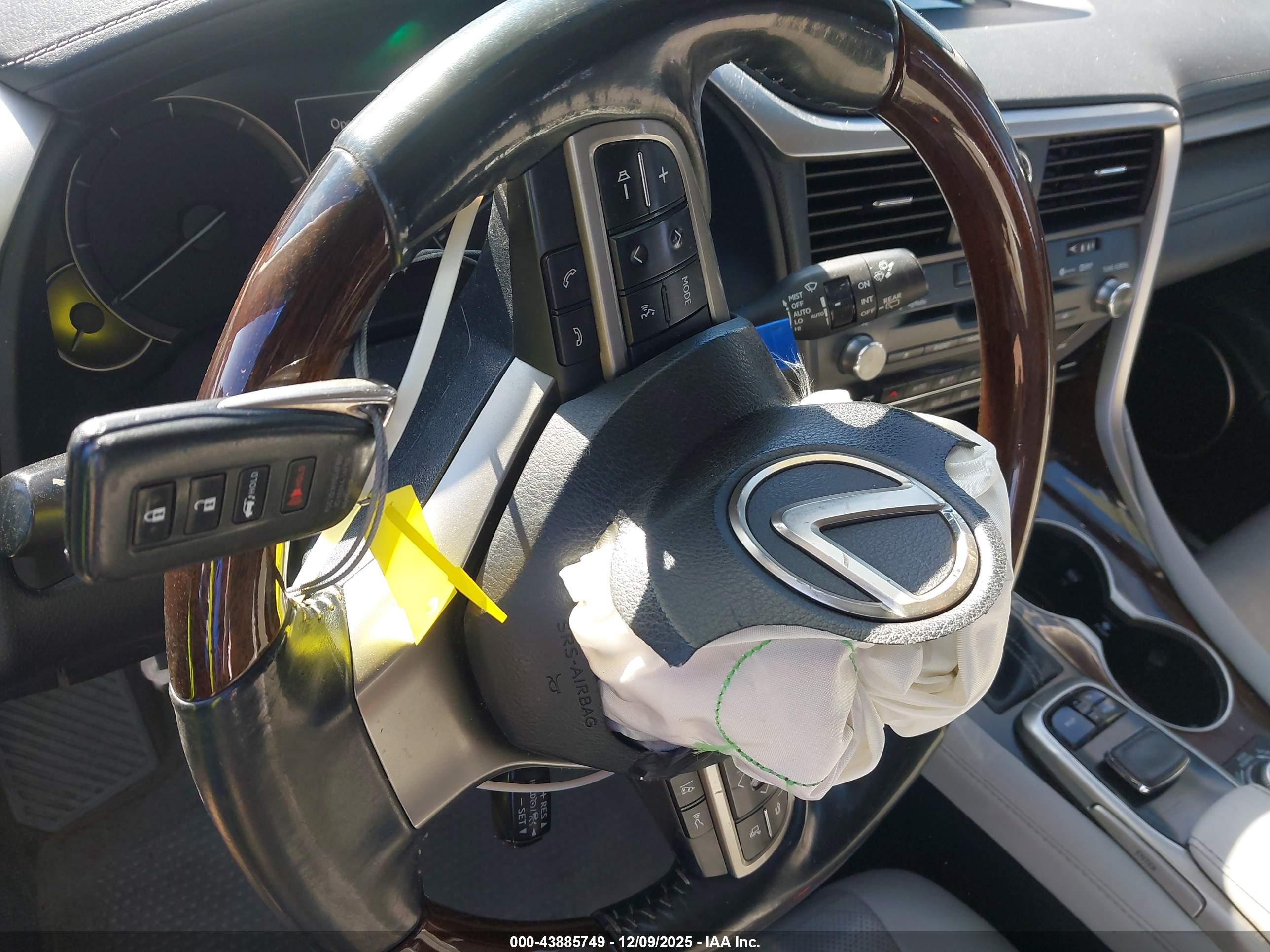 LEXUS RX image 11