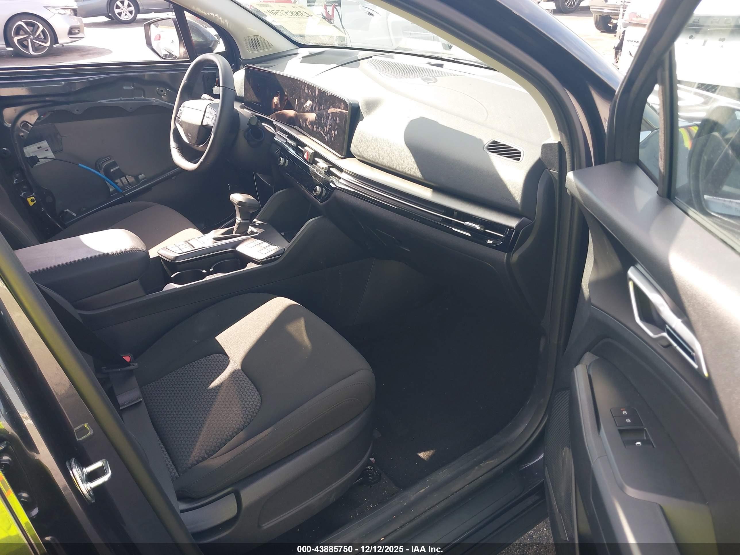 KIA SPORTAGE image 5