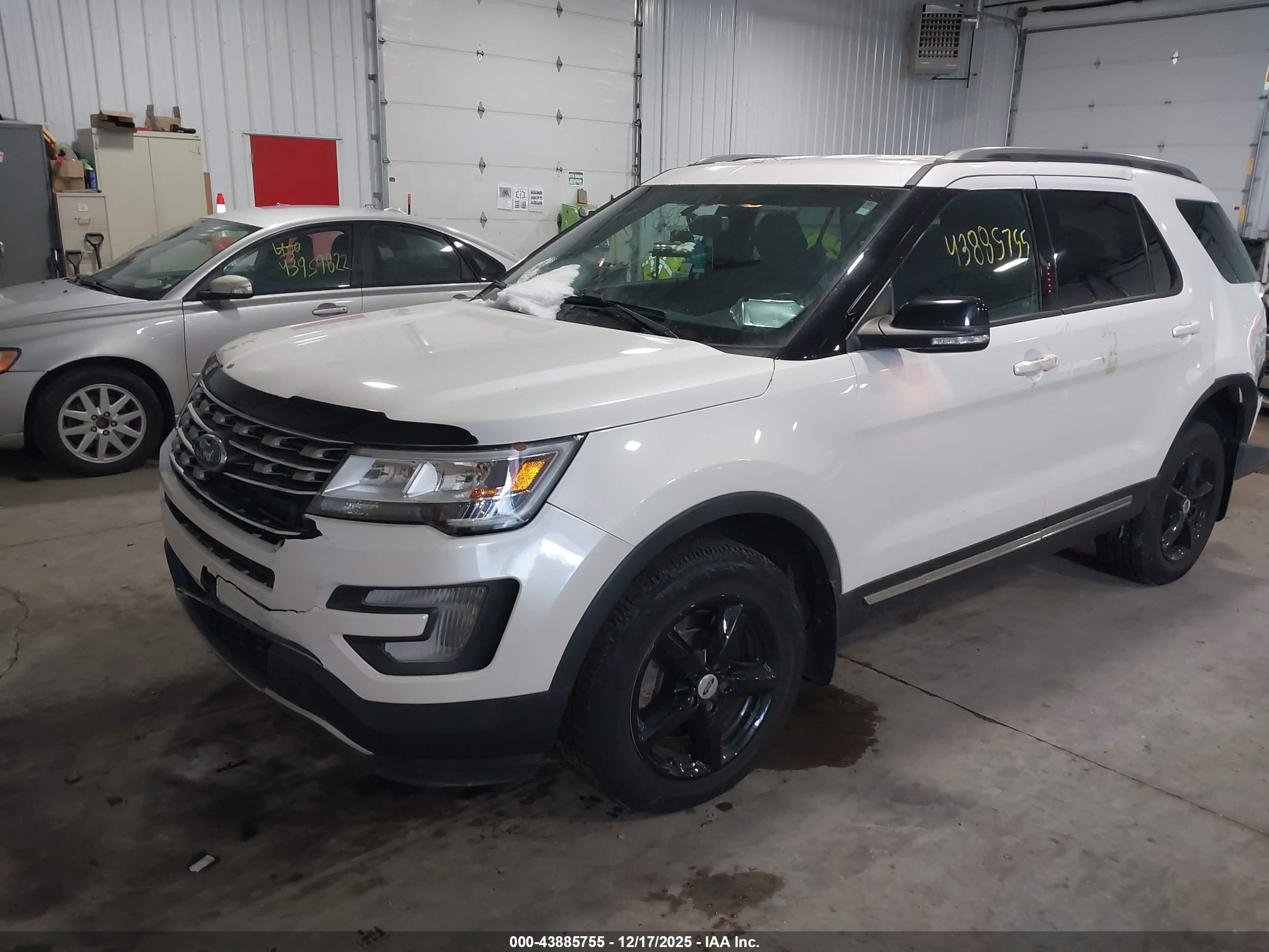 FORD EXPLORER image 2