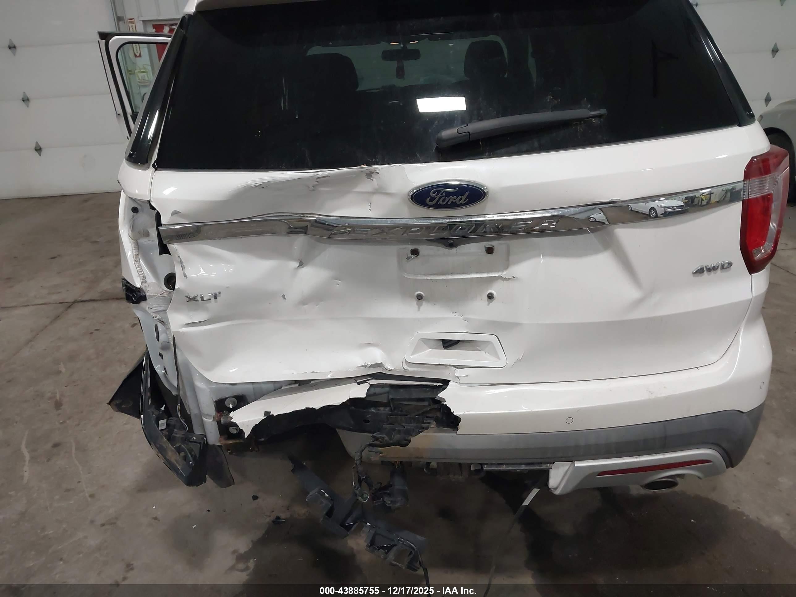 FORD EXPLORER image 6
