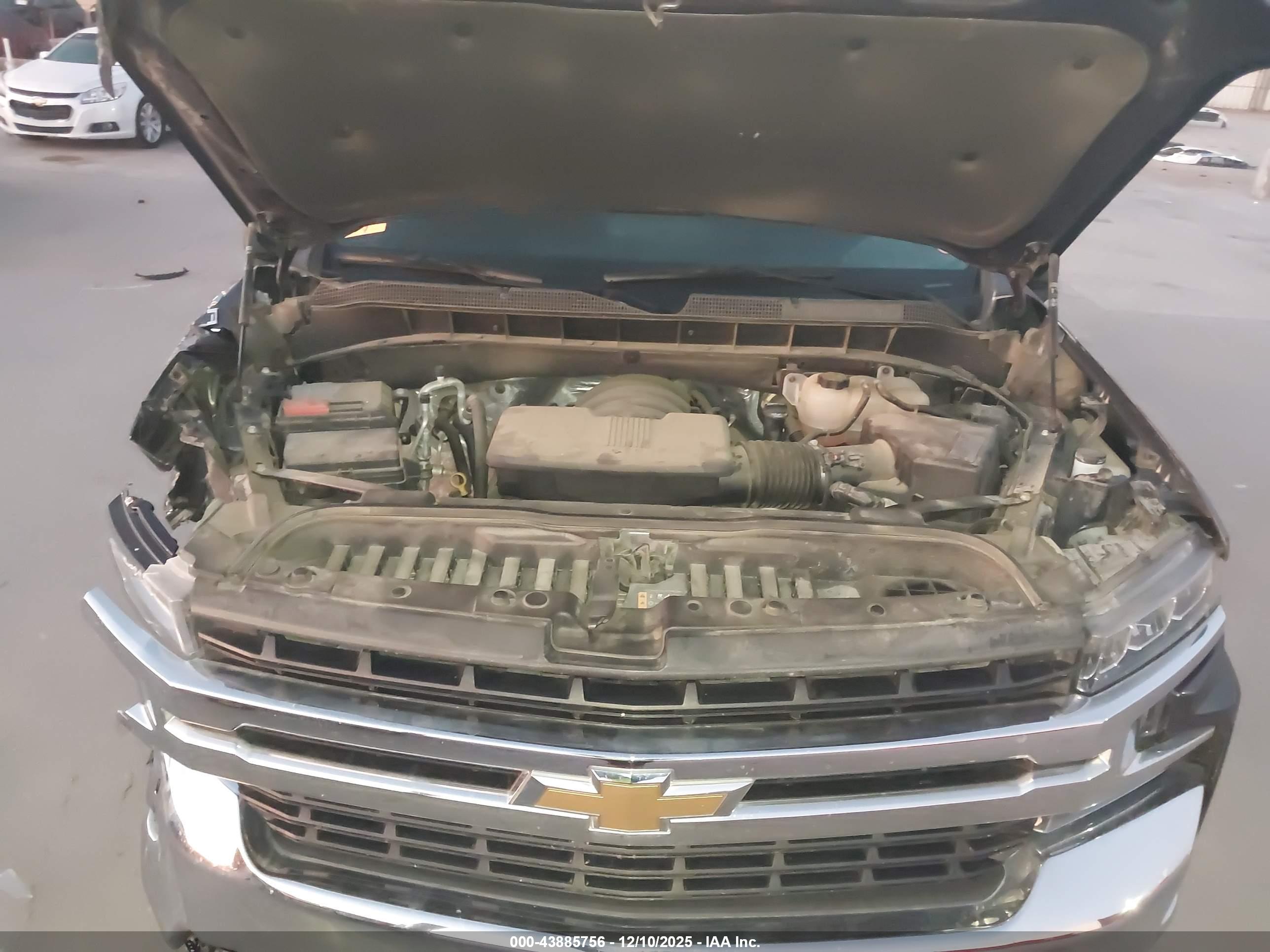 CHEVROLET SILVERADO image 10
