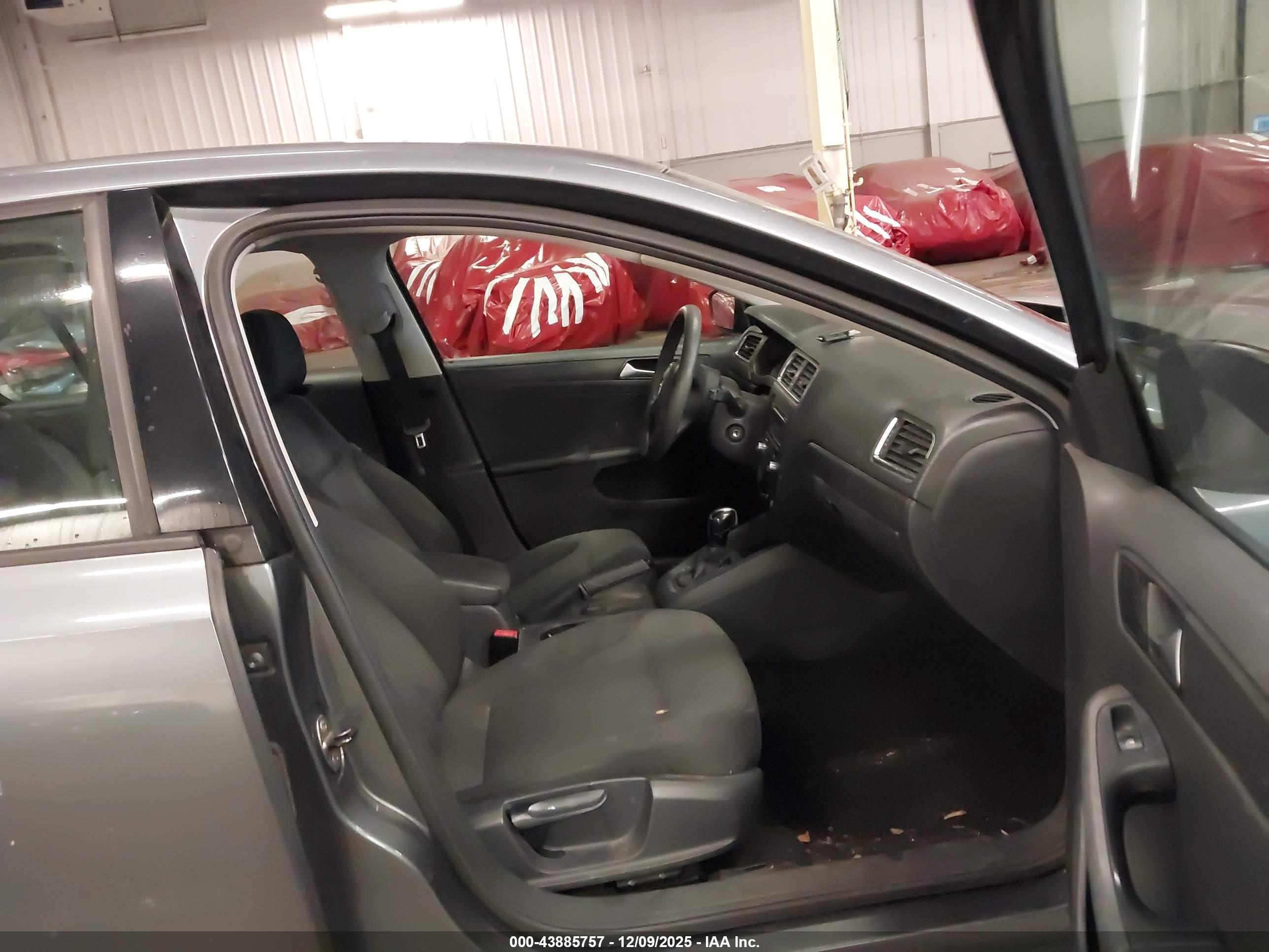 VOLKSWAGEN JETTA image 5