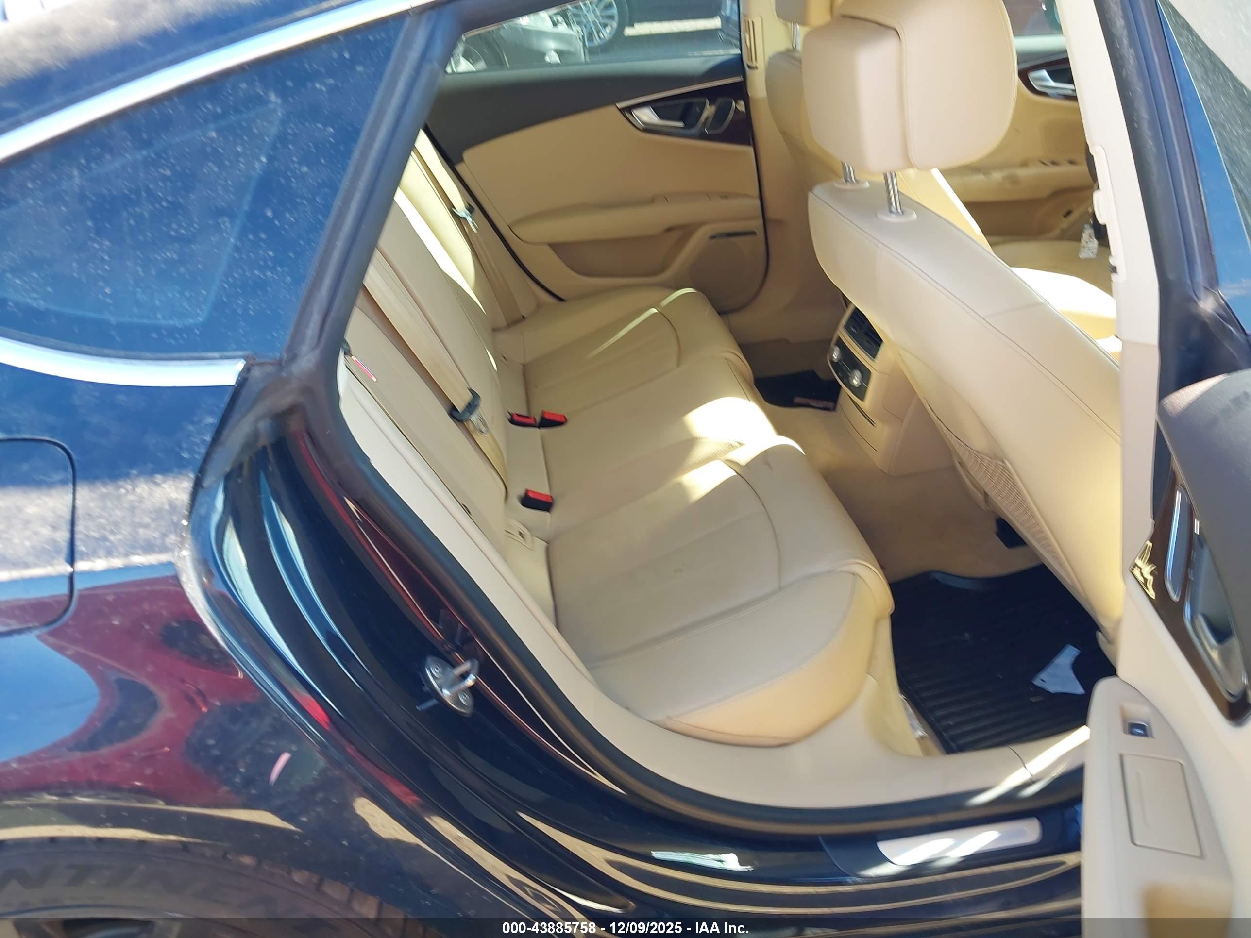 AUDI A7 image 8
