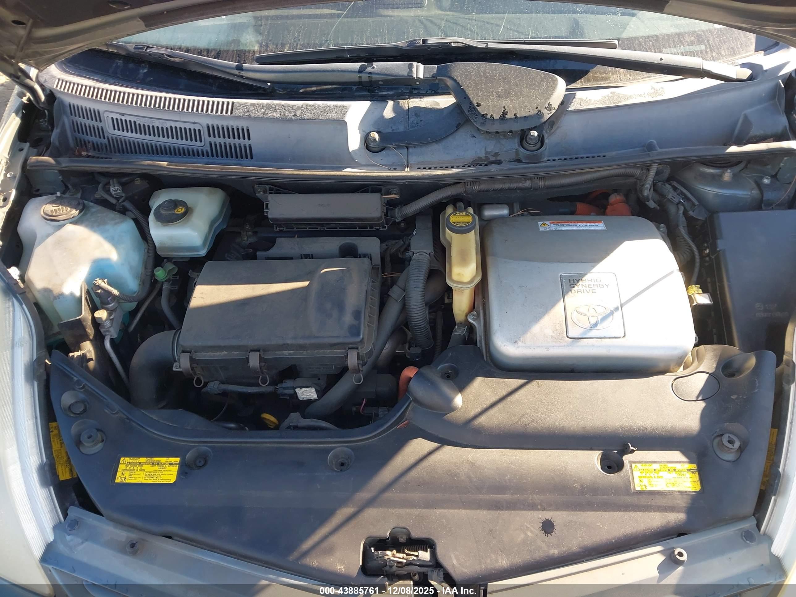 TOYOTA PRIUS image 10