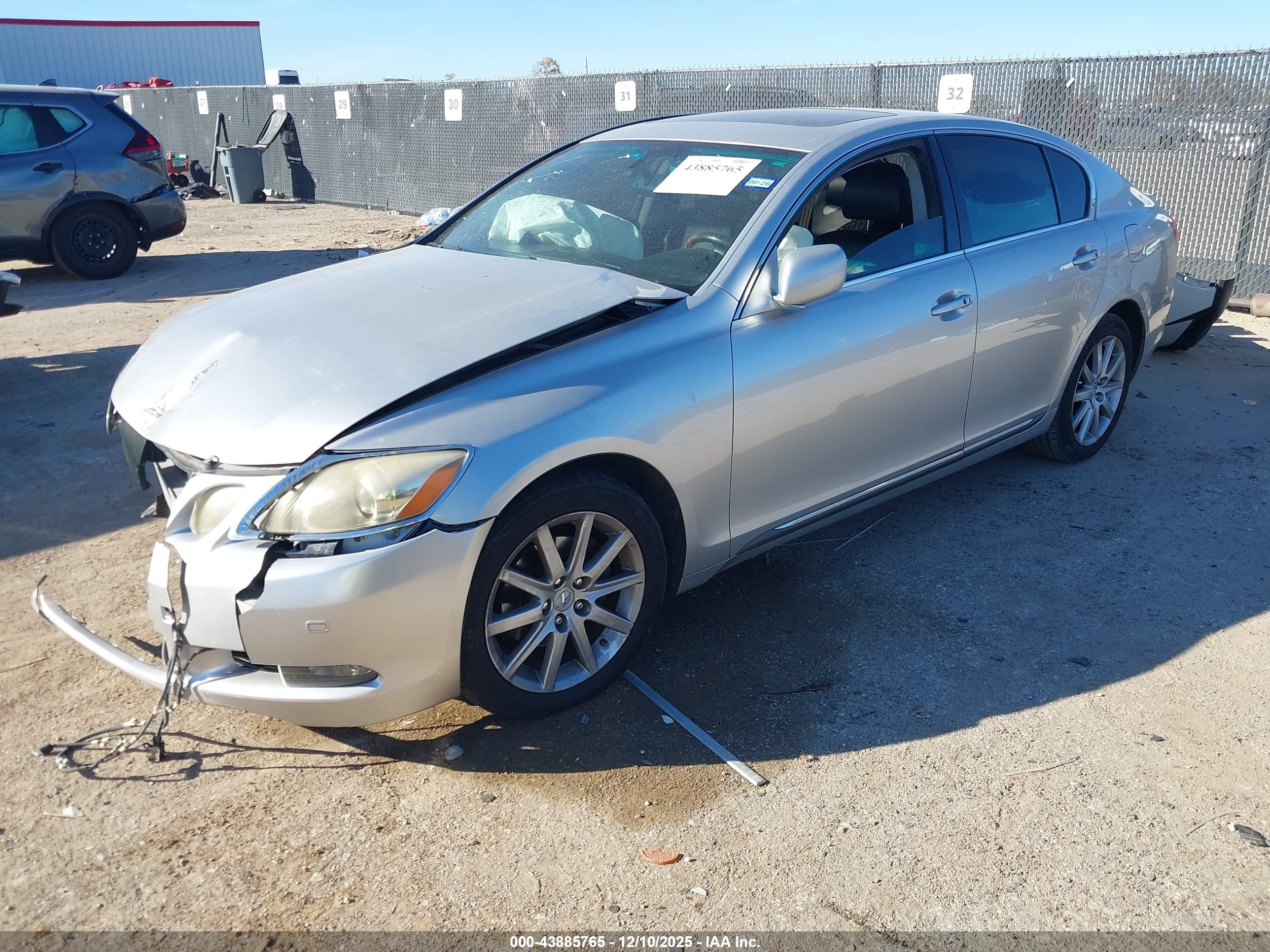 LEXUS GS image 2