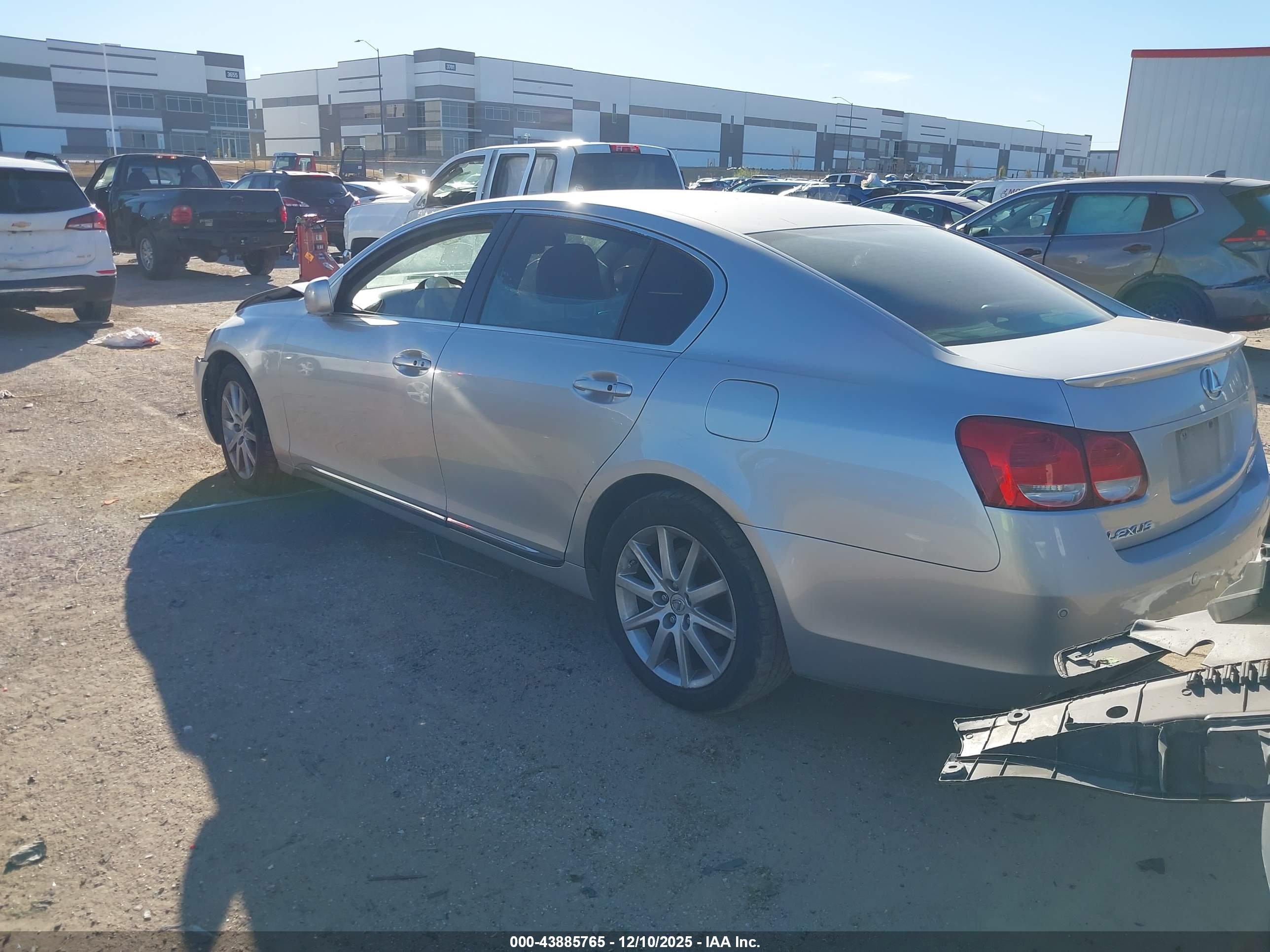LEXUS GS image 3