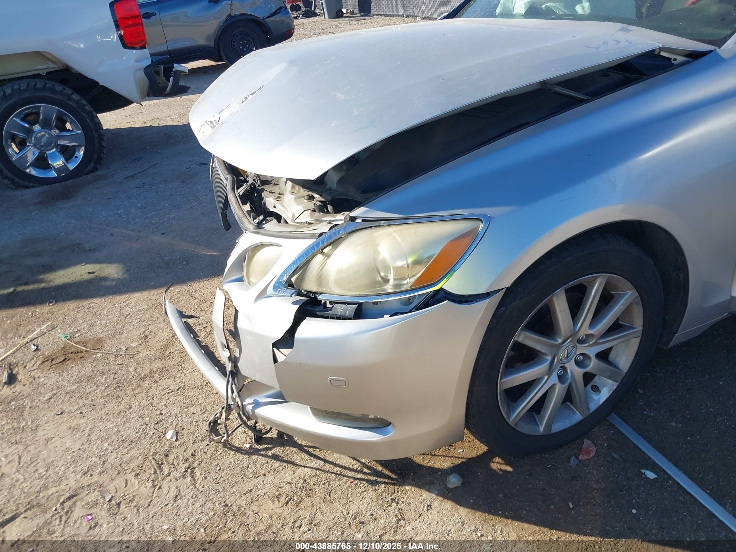 LEXUS GS image 6