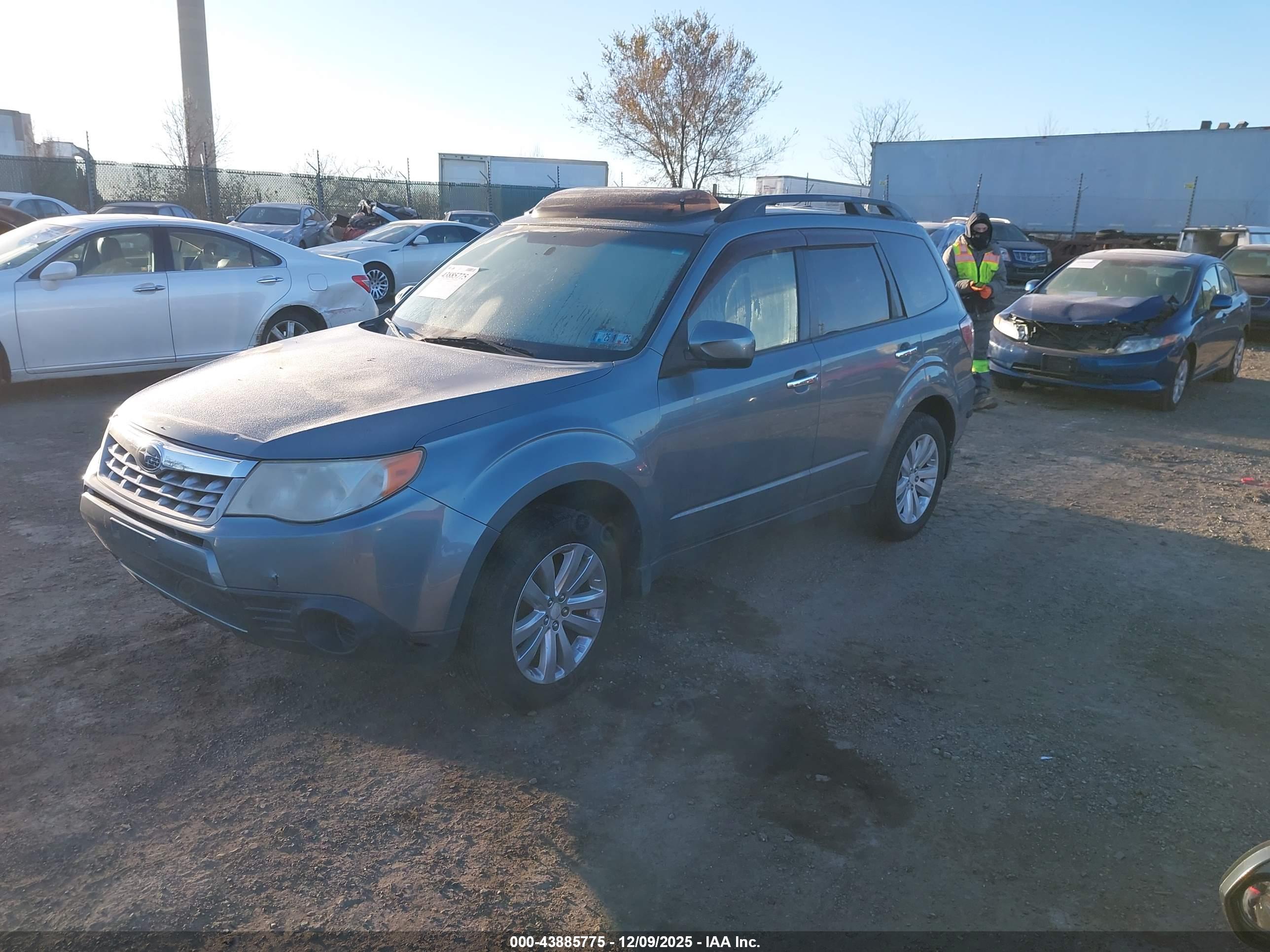 SUBARU FORESTER image 2