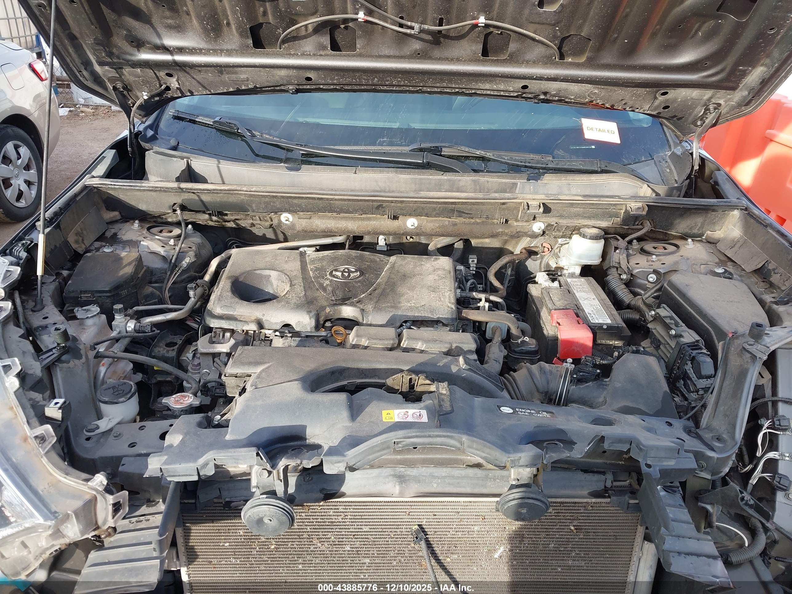 TOYOTA RAV4 image 10
