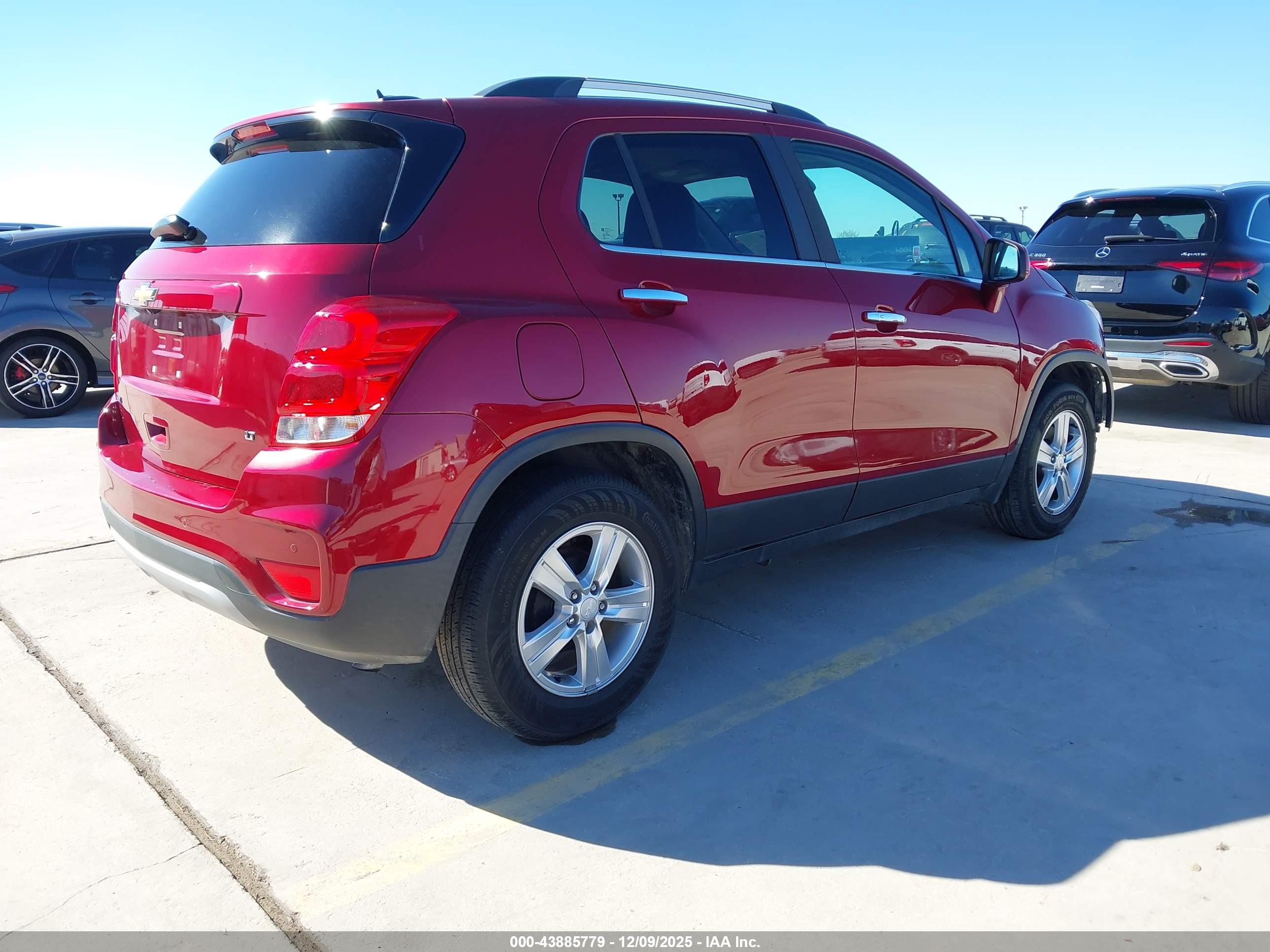 CHEVROLET TRAX image 4