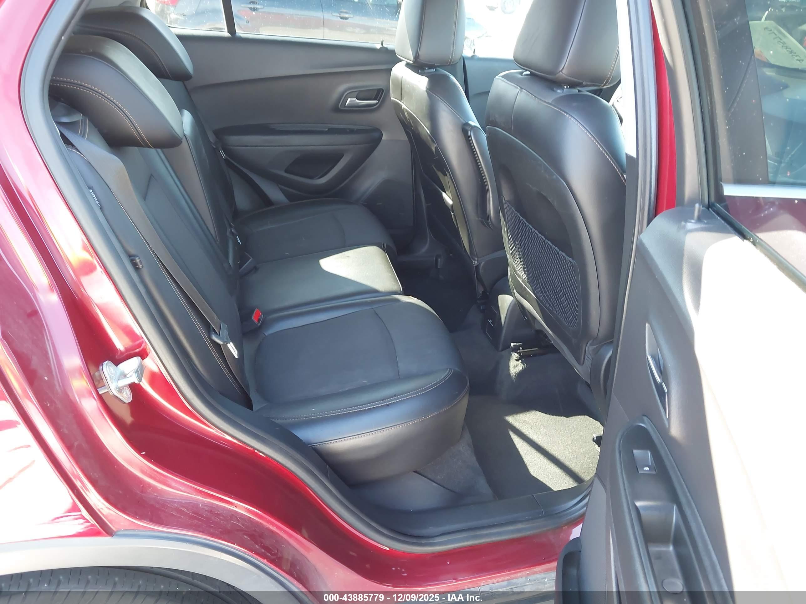 CHEVROLET TRAX image 8